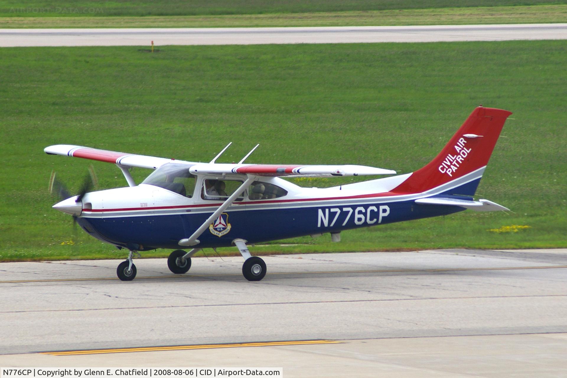 N776CP, 2006 Cessna 182T Skylane C/N 18281776, Taxiing to Runway 27 for departure.