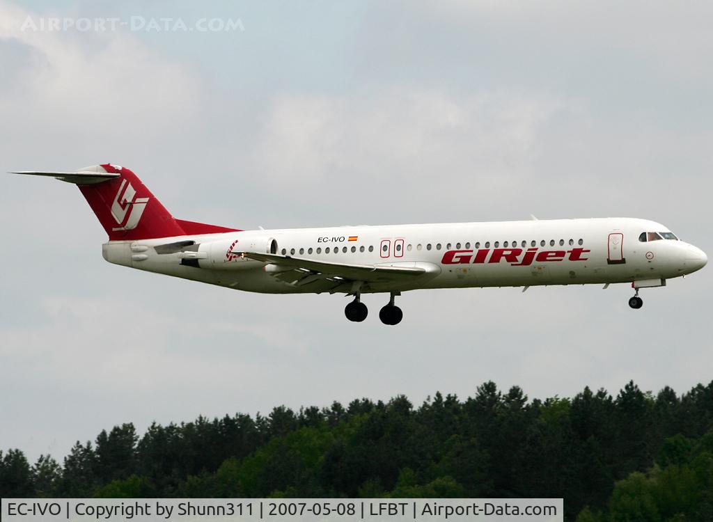 EC-IVO, 1993 Fokker 100 (F-28-0100) C/N 11452, Landing rwy 20