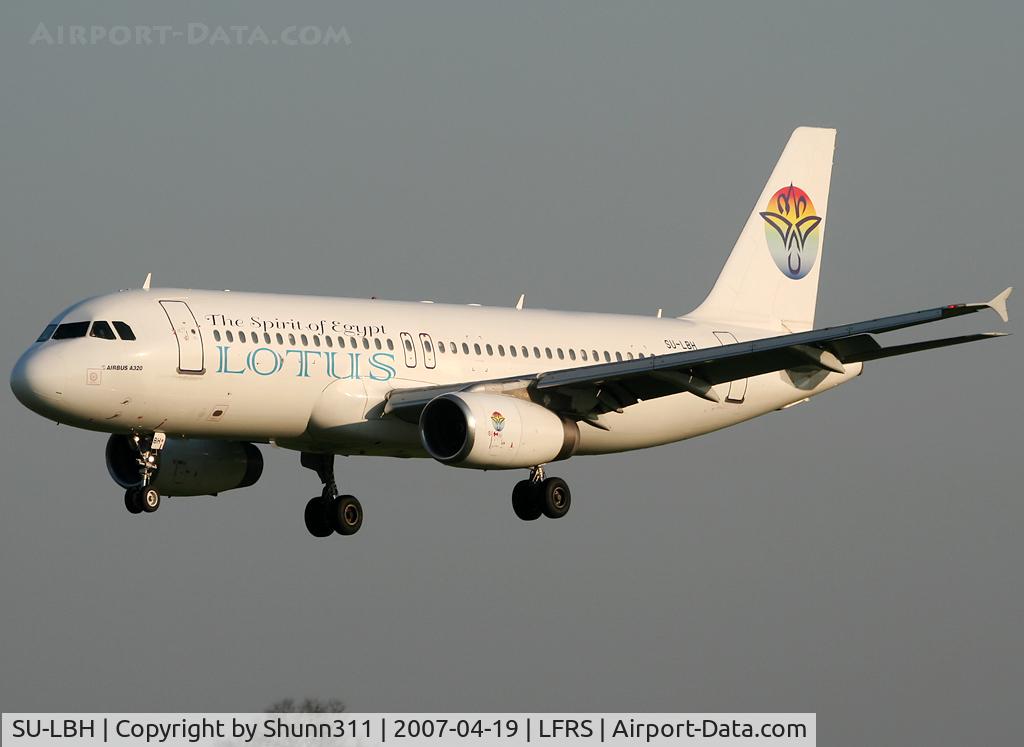 SU-LBH, 1997 Airbus A320-233 C/N 0739, On landing from Hurgada...