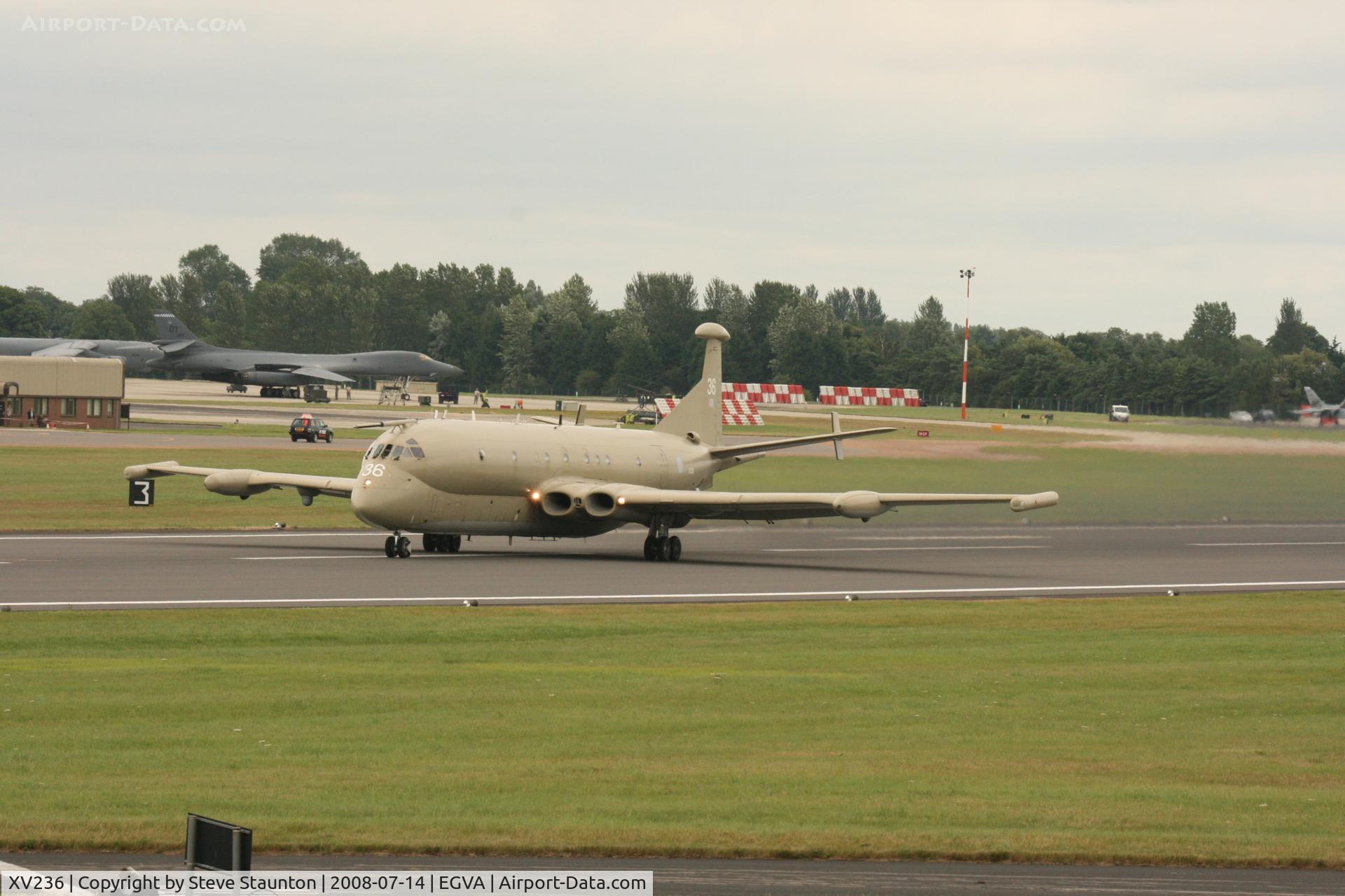XV236, Hawker Siddeley Nimrod MR.2 C/N 8011, Taken at the Royal International Air Tattoo 2008 during arrivals and departures (show days cancelled due to bad weather)