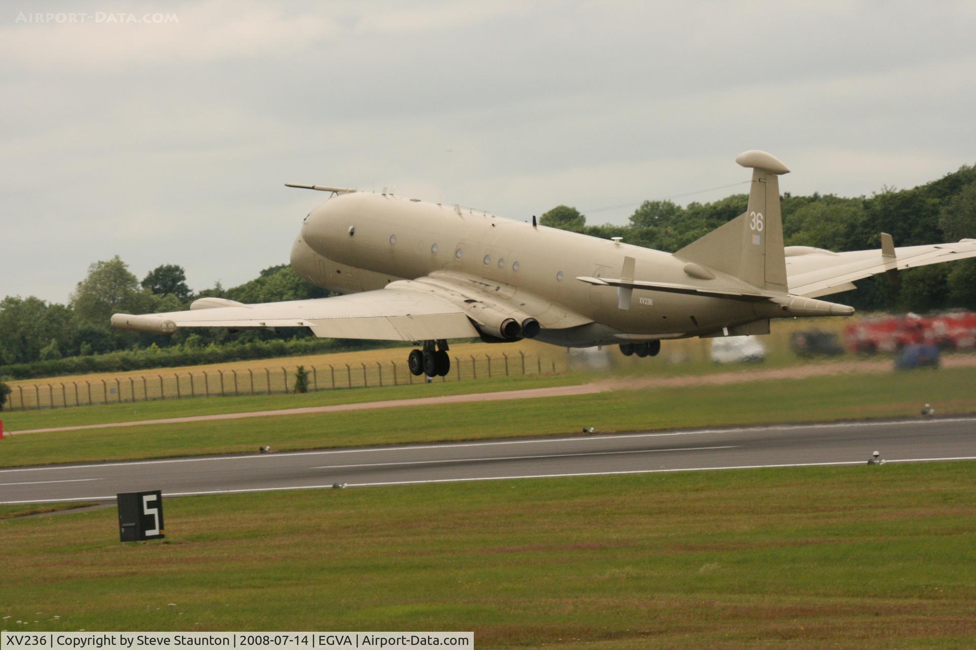 XV236, Hawker Siddeley Nimrod MR.2 C/N 8011, Taken at the Royal International Air Tattoo 2008 during arrivals and departures (show days cancelled due to bad weather)