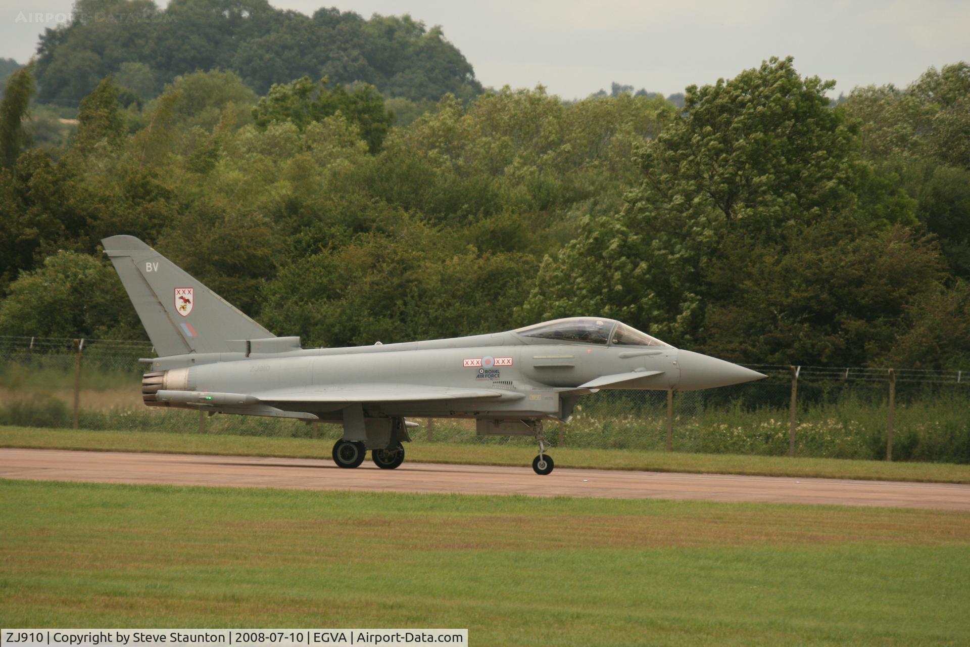 ZJ910, 2007 Eurofighter EF-2000 Typhoon FGR4 C/N 0037/BS001, Taken at the Royal International Air Tattoo 2008 during arrivals and departures (show days cancelled due to bad weather)