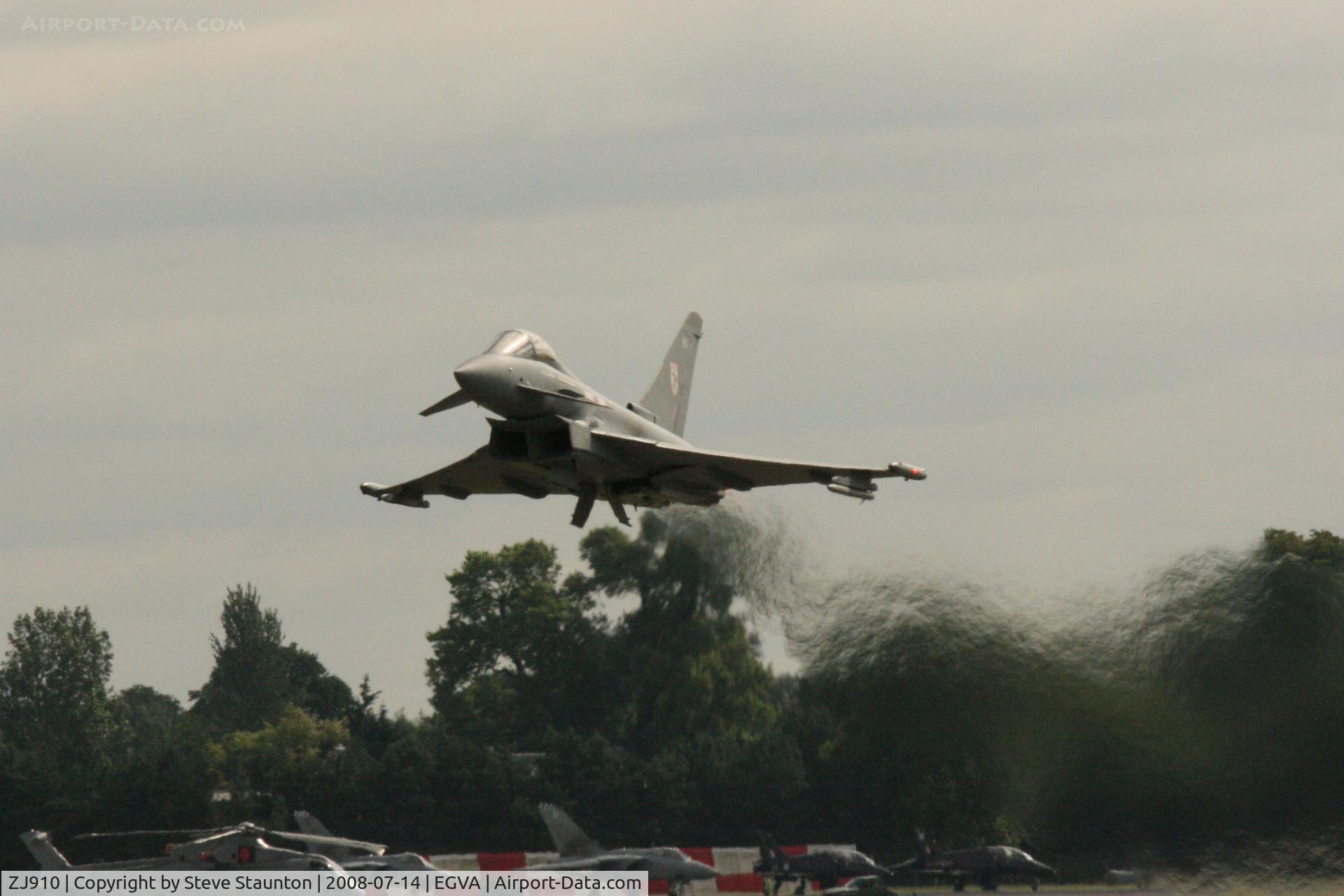 ZJ910, 2007 Eurofighter EF-2000 Typhoon FGR4 C/N 0037/BS001, Taken at the Royal International Air Tattoo 2008 during arrivals and departures (show days cancelled due to bad weather)