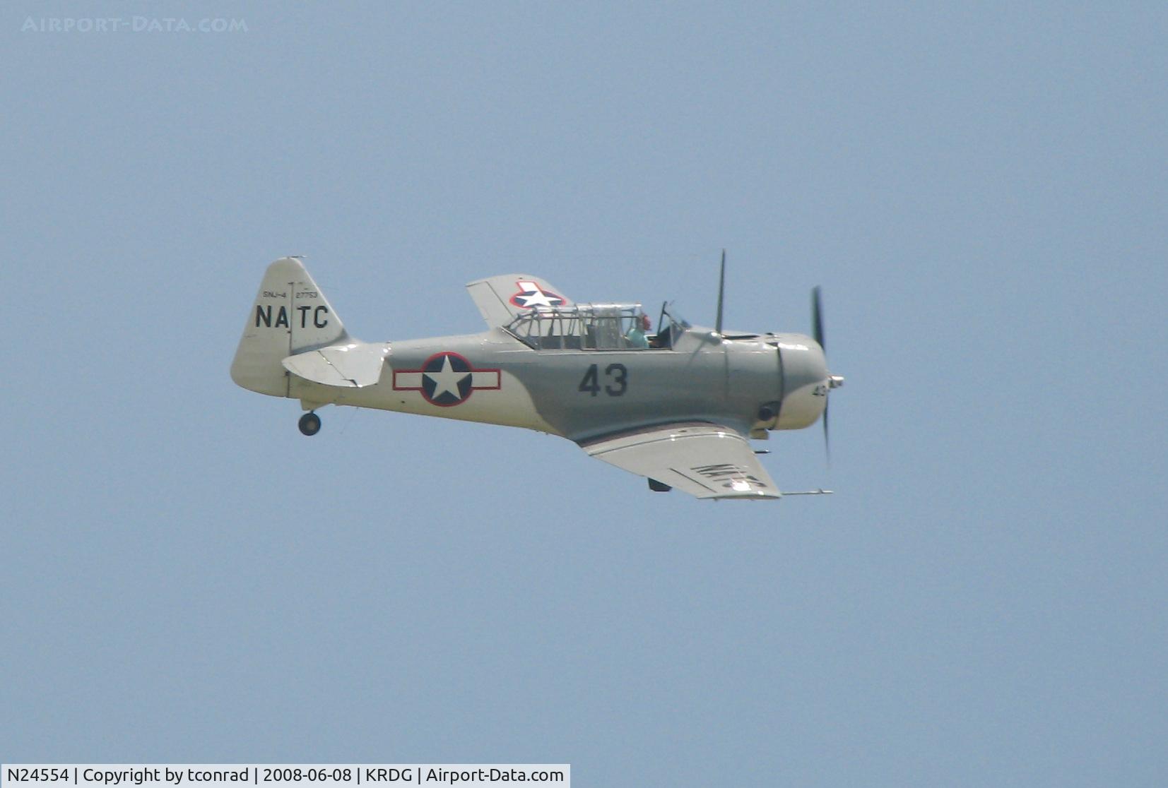 N24554, 1943 North American SNJ-4 Texan C/N 88-12281, at Reading Airshow