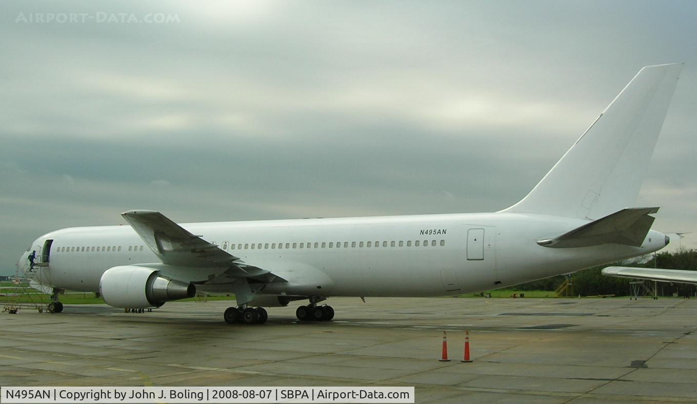 N495AN, 1997 Boeing 767-33A/ER C/N 28495, MSN 28495. Test flight out of 
