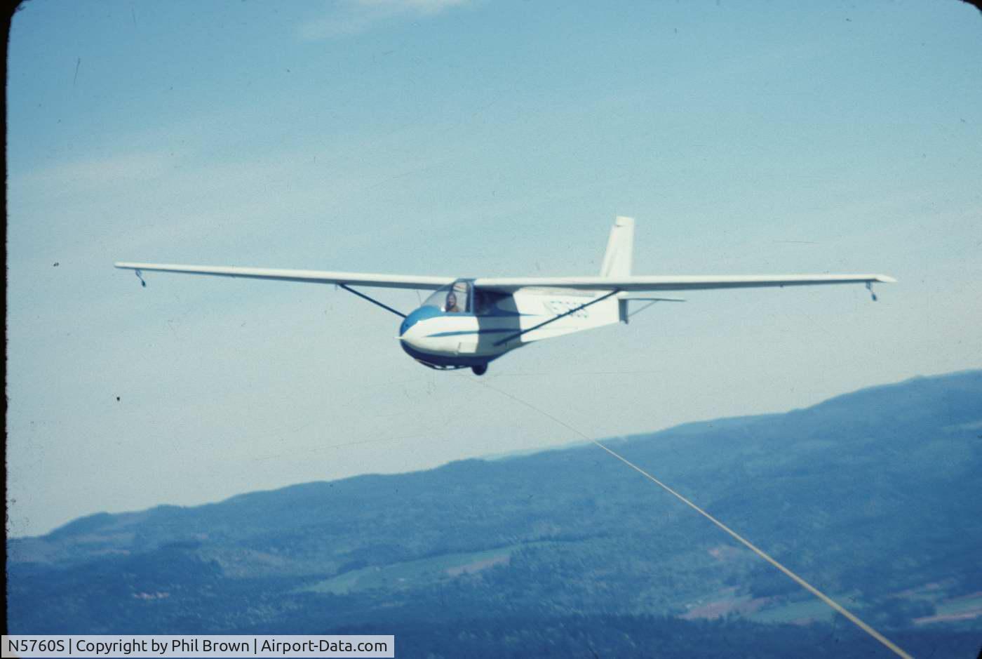 N5760S, 1968 Schweizer SGS 2-33A C/N 95, On Tow North Plains