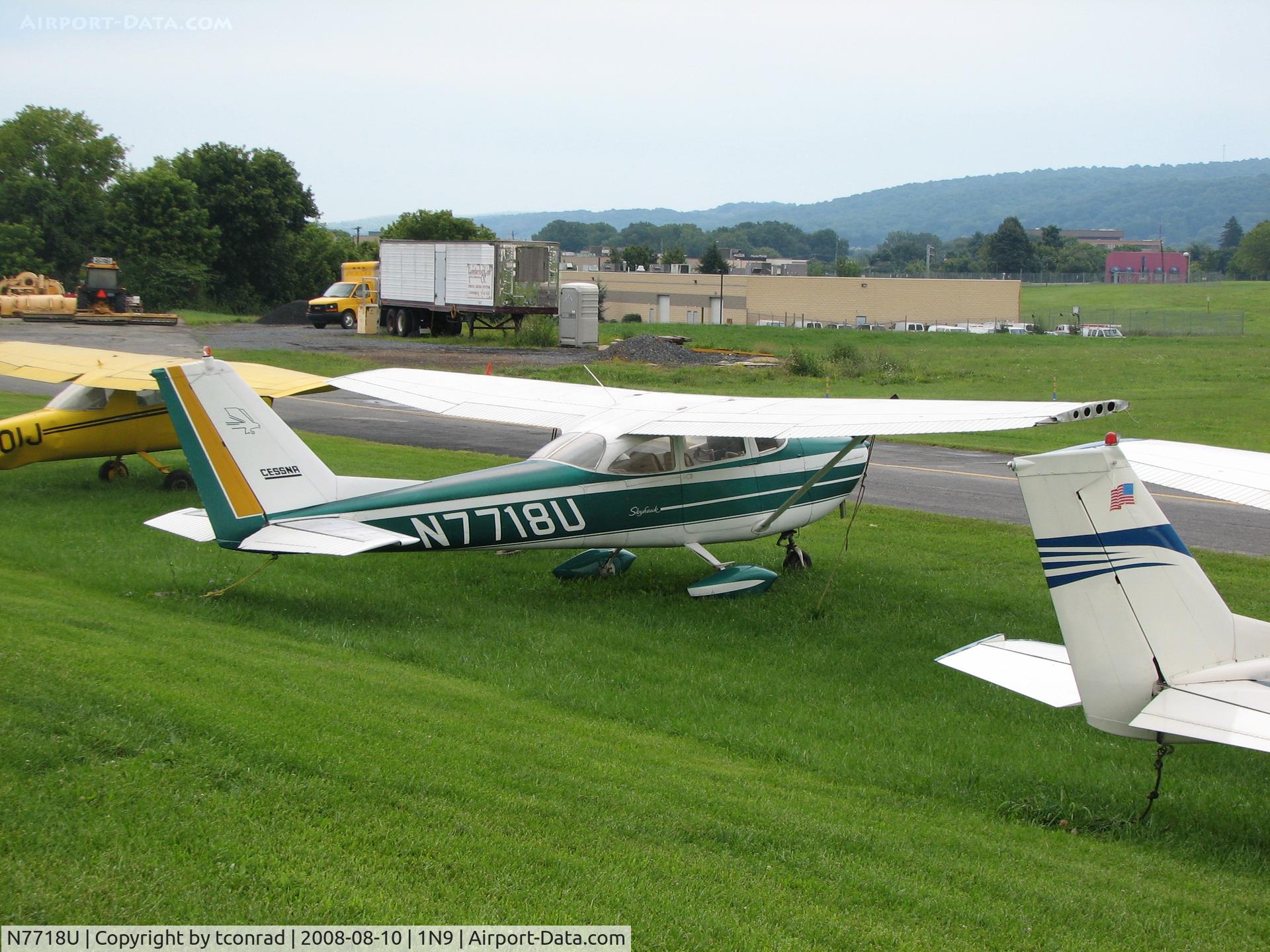 N7718U, 1964 Cessna 172E C/N 17251718, at Queen City