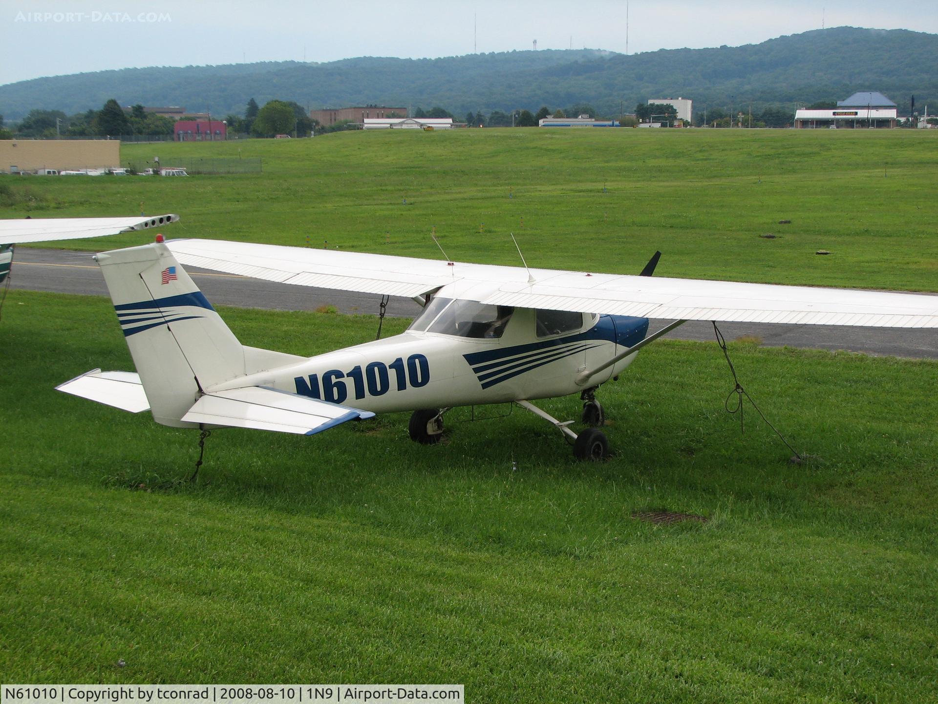 N61010, 1969 Cessna 150J C/N 15070731, at Queen City