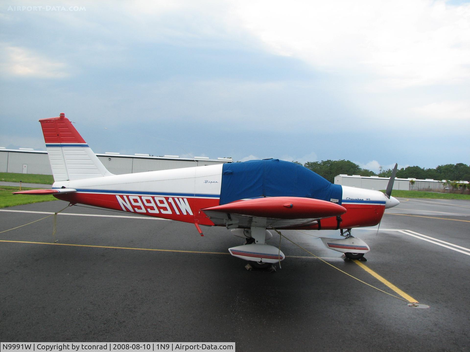 N9991W, 1967 Piper PA-28-140 C/N 28-23540, at Queen City