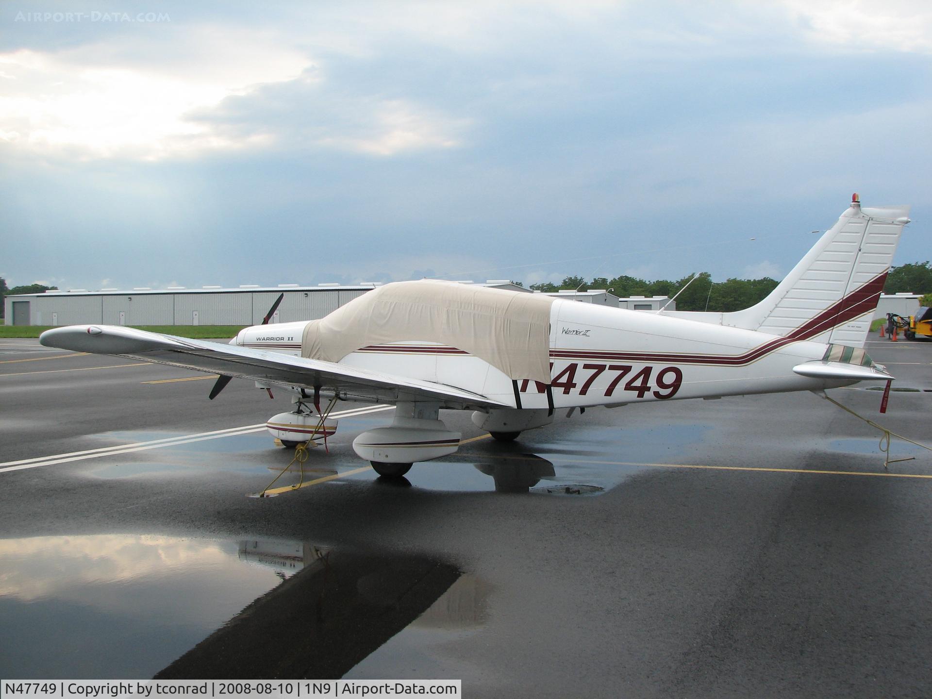 N47749, 1977 Piper PA-28-161 C/N 28-7816131, at Queen City