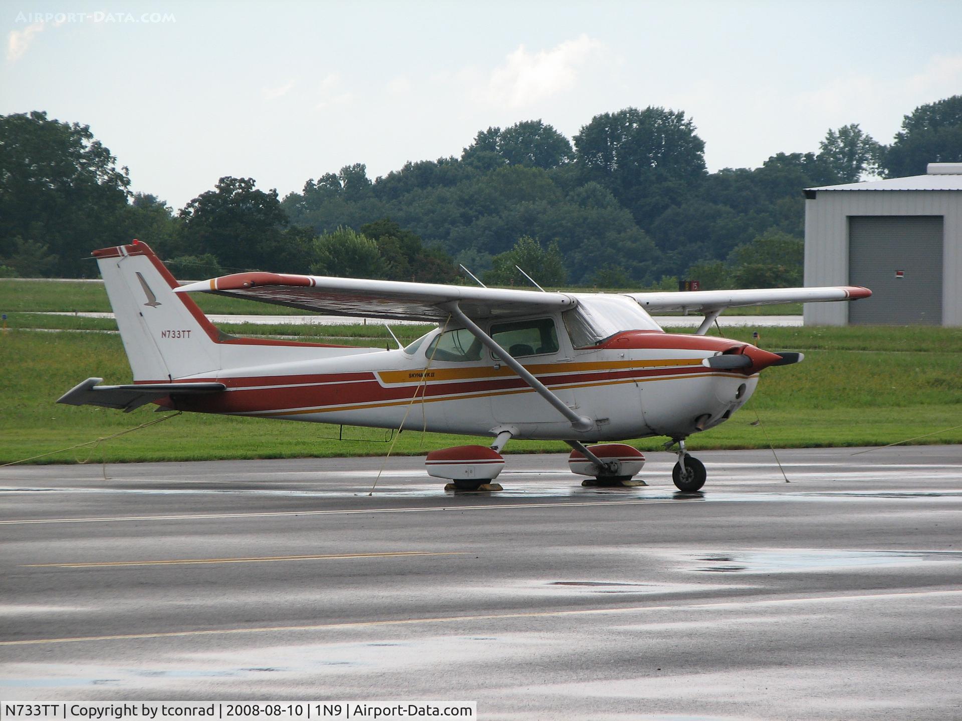 N733TT, 1977 Cessna 172N C/N 17268542, at Queen City