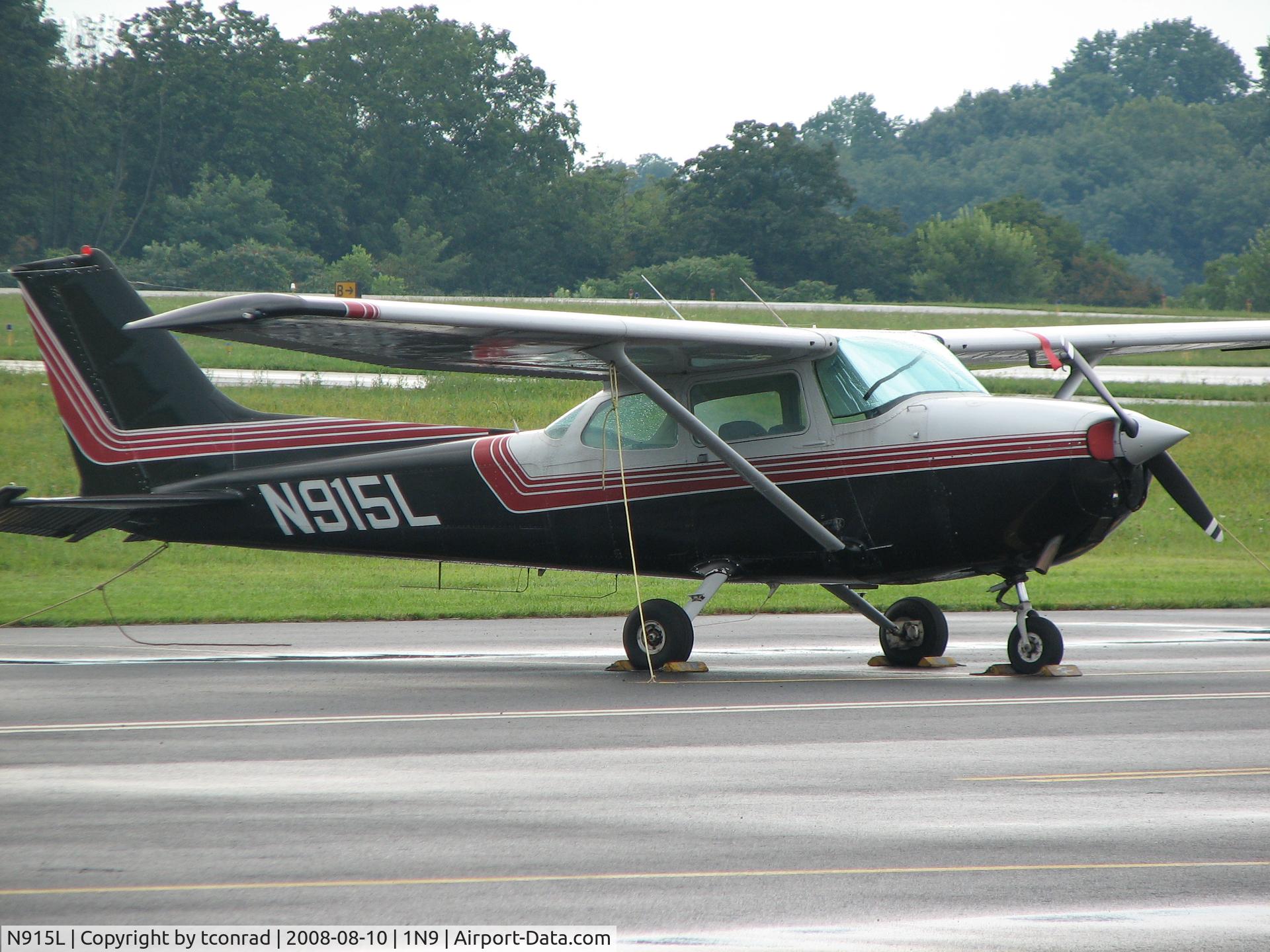 N915L, 1976 Cessna 172M C/N 17267355, at Queen City