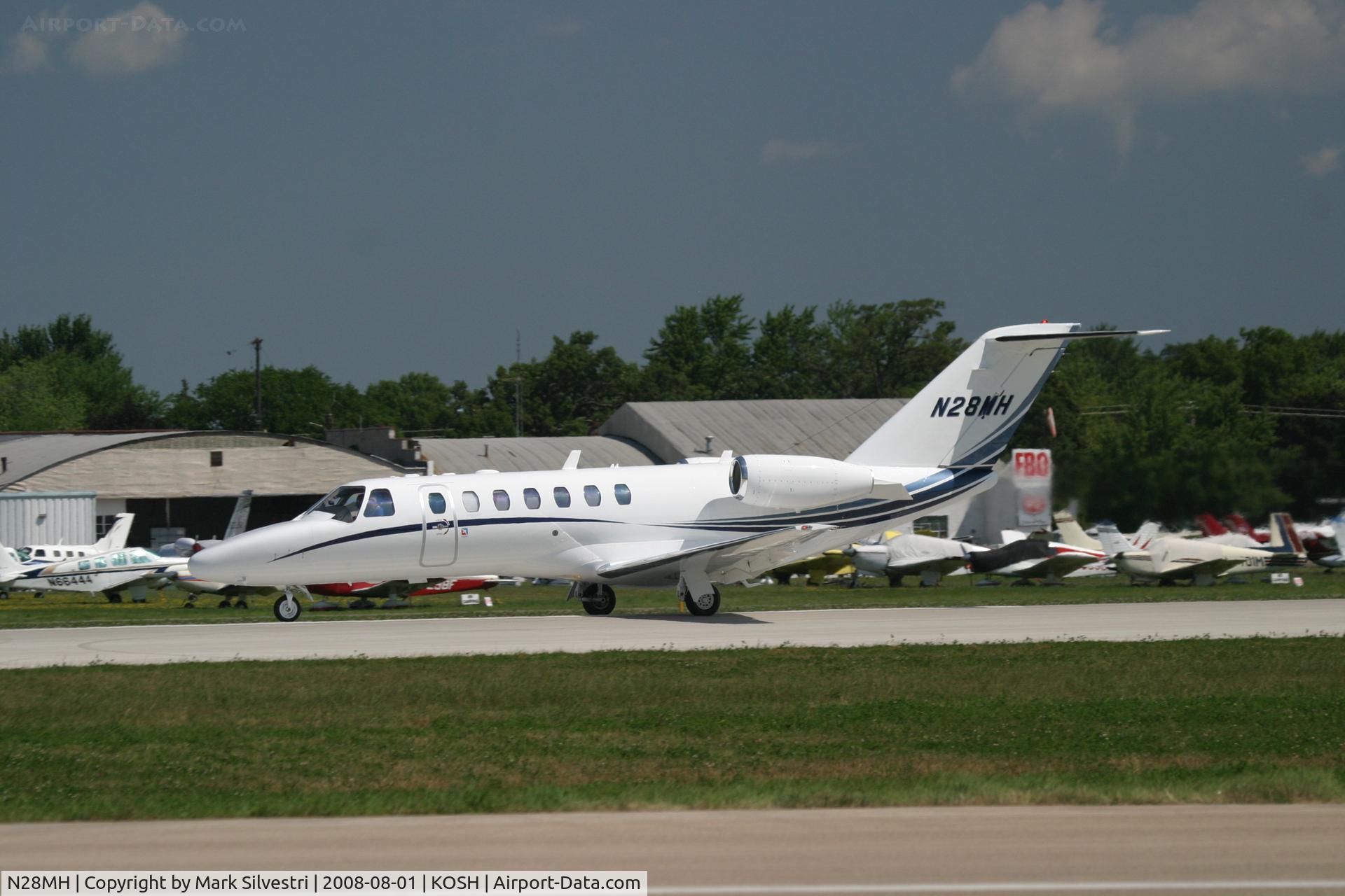 N28MH, 2006 Cessna 525B CitationJet CJ3 C/N 525B0110, Oshkosh 2008
