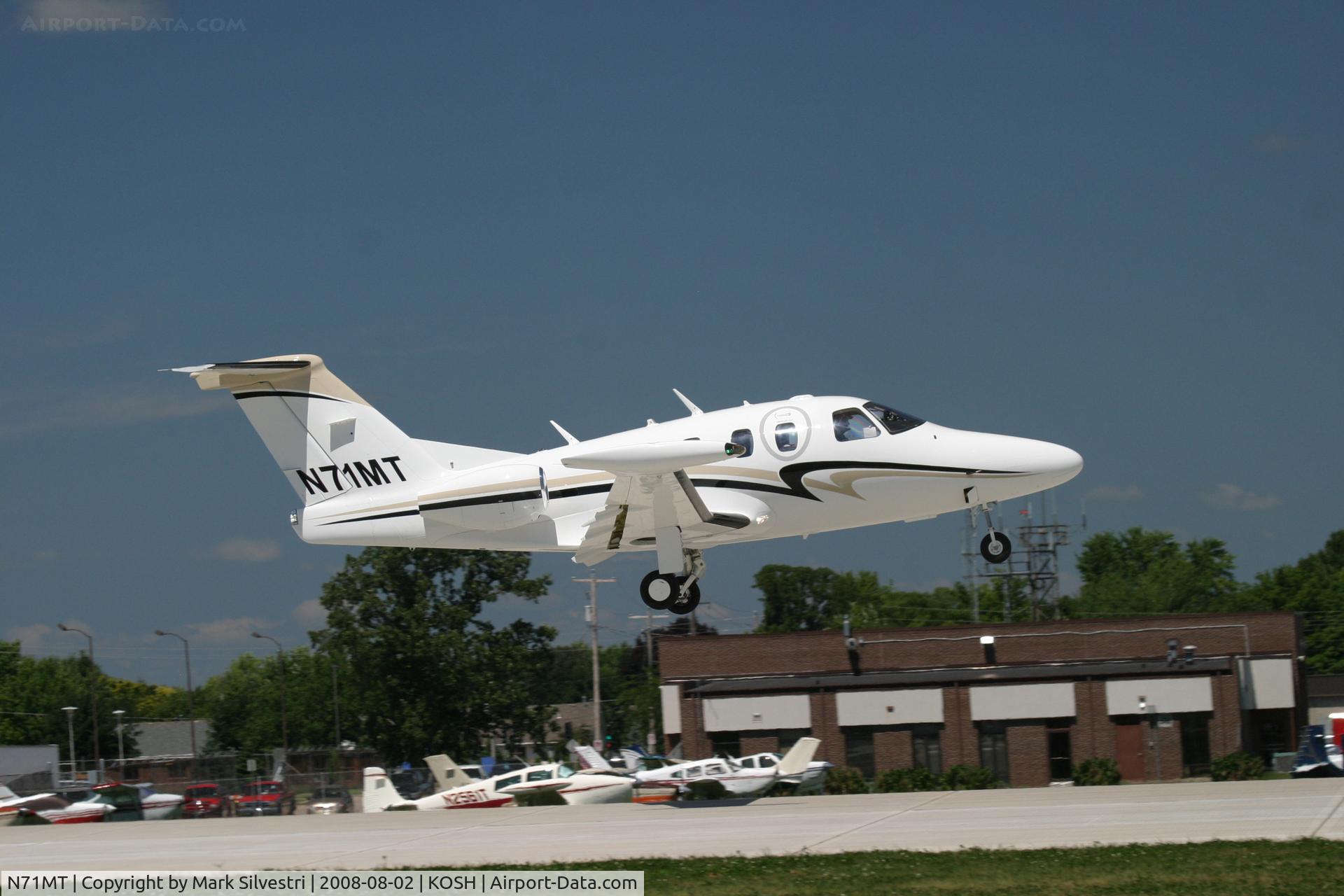 N71MT, 2007 Eclipse Aviation Corp EA500 C/N 000069, Oshkosh 2008