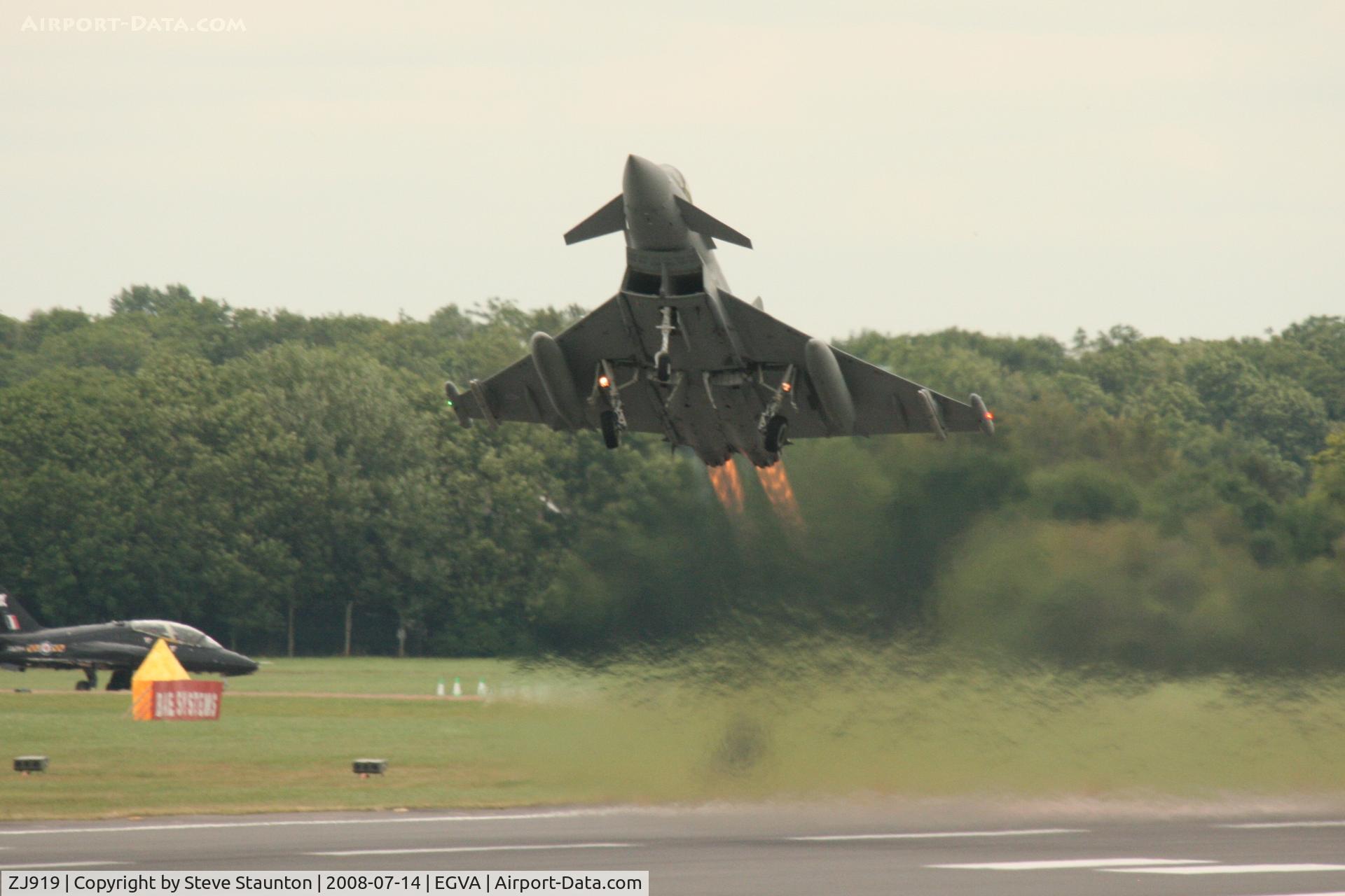 ZJ919, 2006 Eurofighter EF-2000 Typhoon FGR4 C/N 0064/BS010, Taken at the Royal International Air Tattoo 2008 during arrivals and departures (show days cancelled due to bad weather)