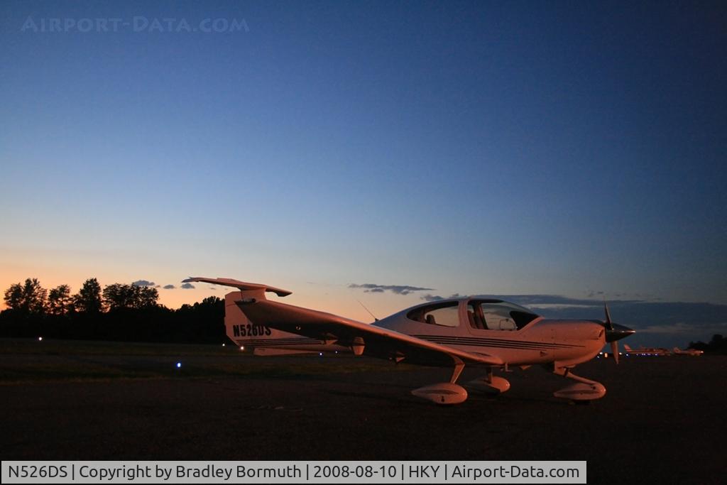 N526DS, 2006 Diamond DA-40 Diamond Star C/N 40.626, A great day to take pictures.