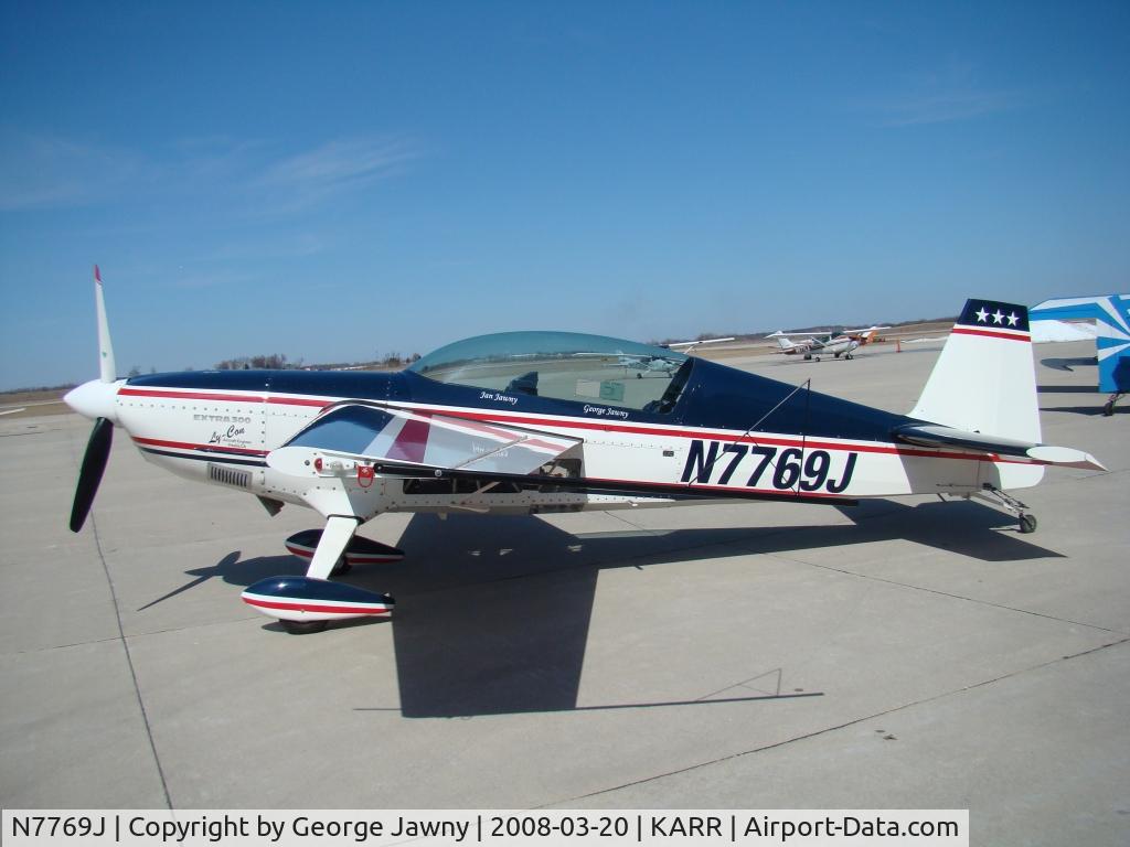 N7769J, Extra EA-300 C/N 044, N7769J side view