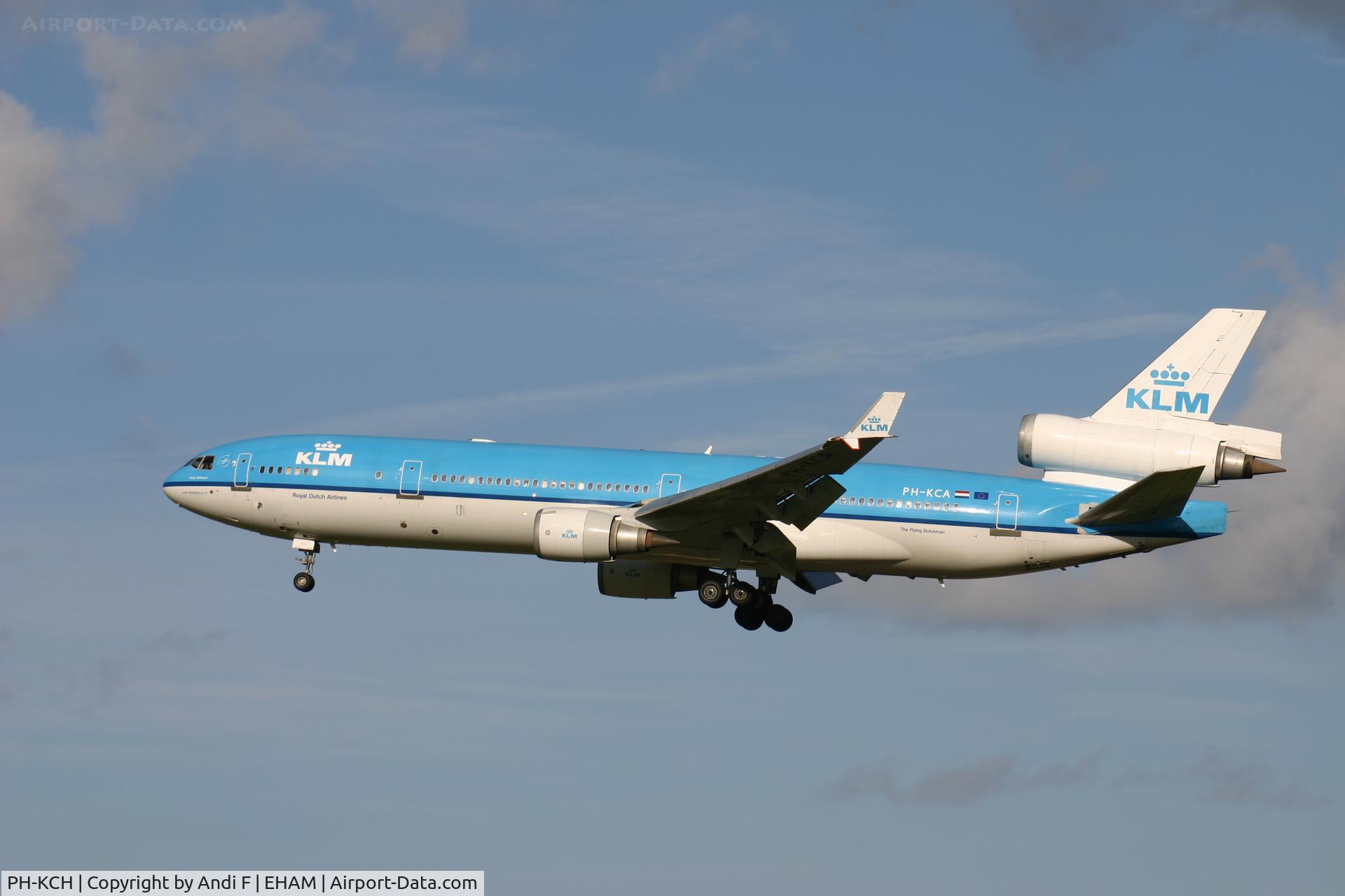 PH-KCH, 1995 McDonnell Douglas MD-11 C/N 48562, looks great