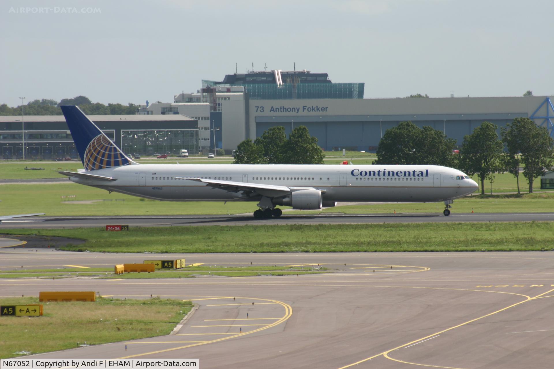 N67052, 2000 Boeing 767-424/ER C/N 29447, nice