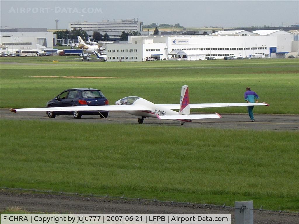 F-CHRA, 1969 Schleicher ASK-14 C/N 14023, on exibitaion during Le Bourget 2007