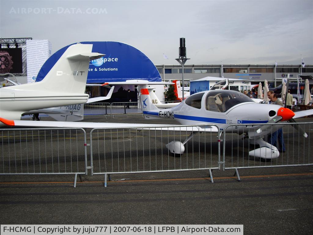 F-HCMG, 2007 Diamond DA-40D Diamond Star C/N D4.278, on display during Le Bourget 2007