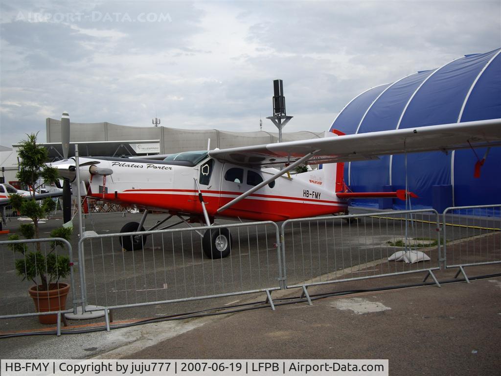 HB-FMY, 1997 Pilatus PC-6/B2-H4 Turbo Porter C/N 955, on display during Le Bourget 2007
