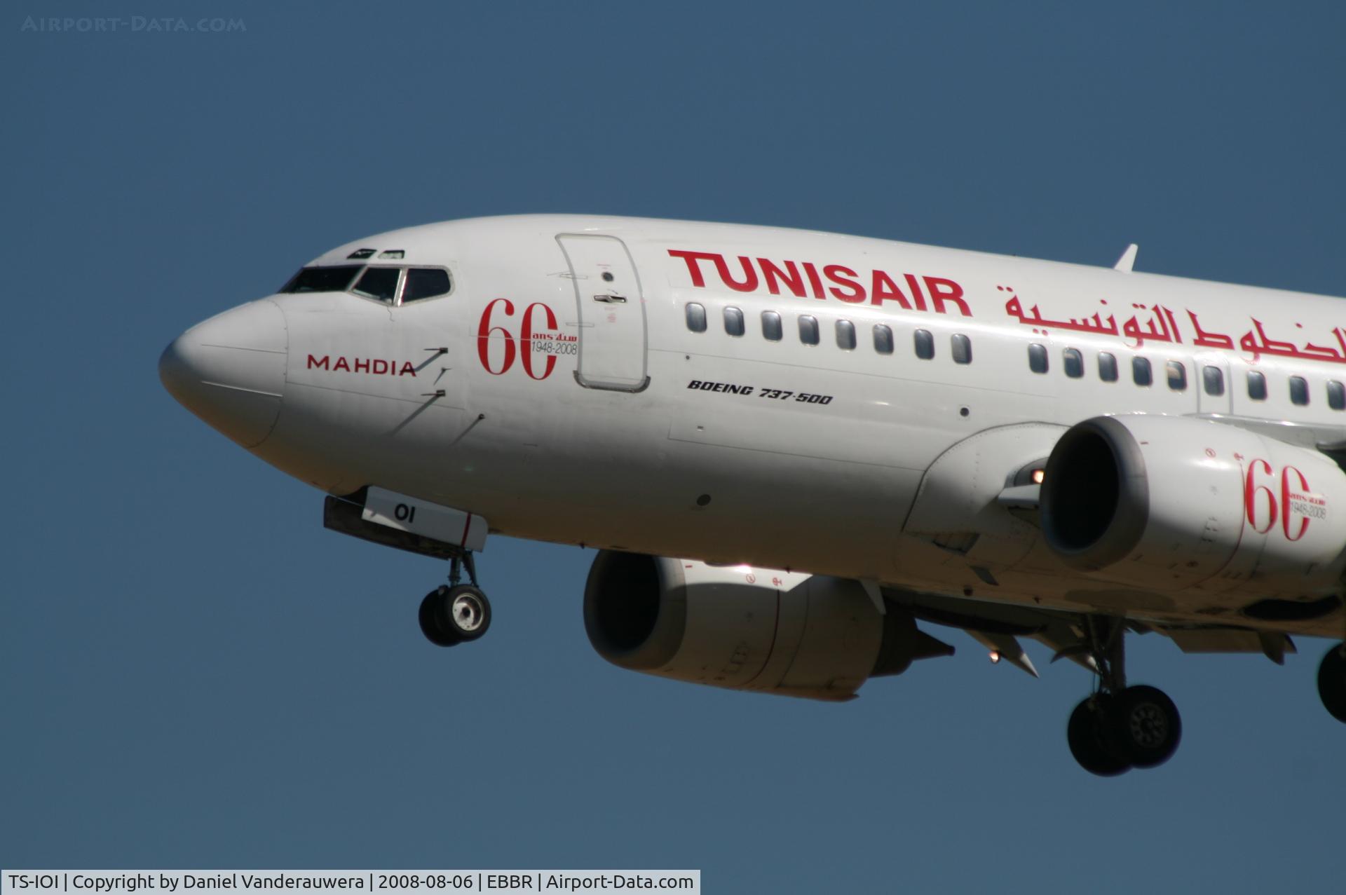 TS-IOI, 1994 Boeing 737-5H3 C/N 27257, descending to rwy 25L