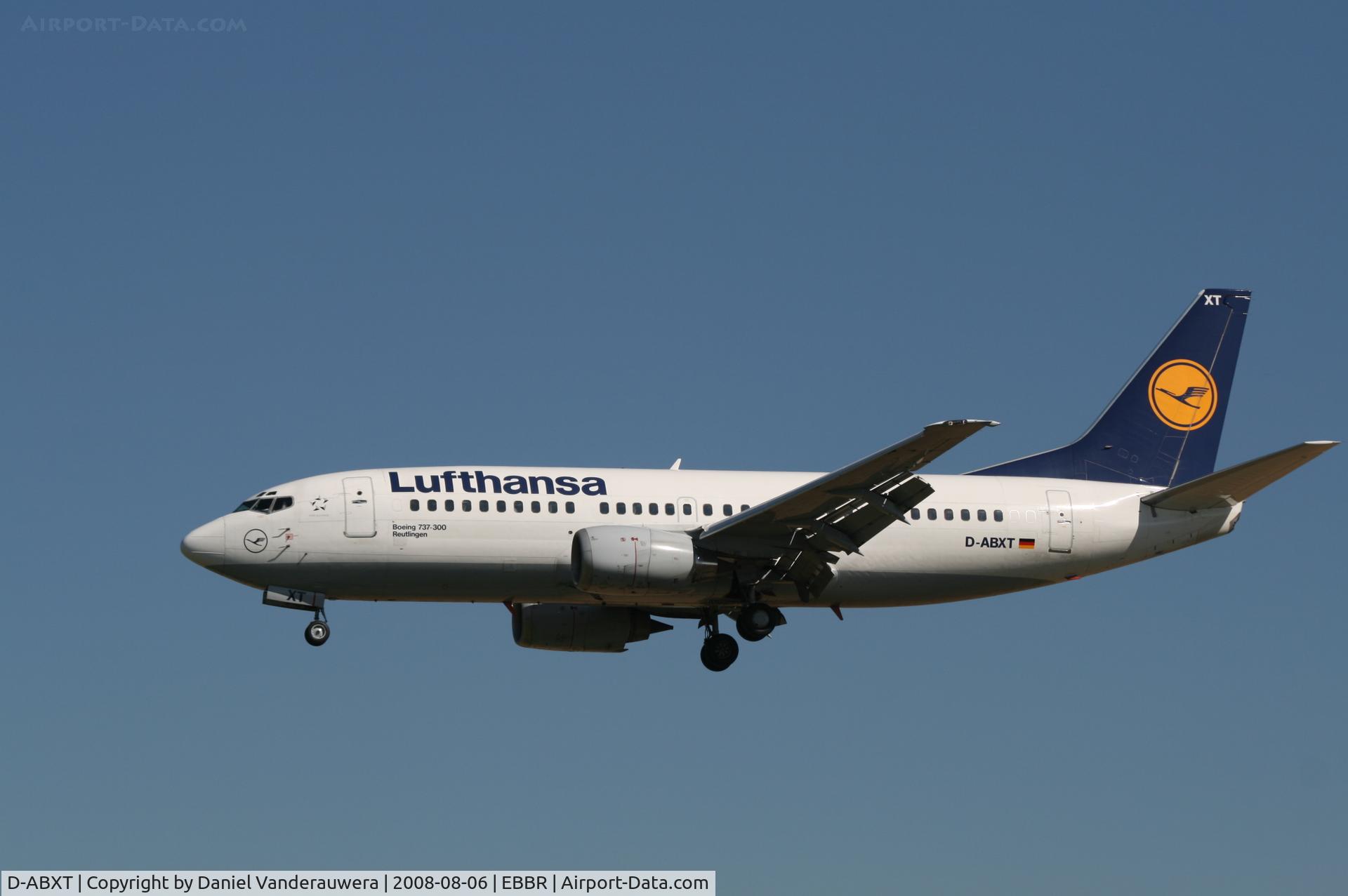 D-ABXT, 1989 Boeing 737-330 C/N 24281, arrival of flight LH4572 to rwy 25L