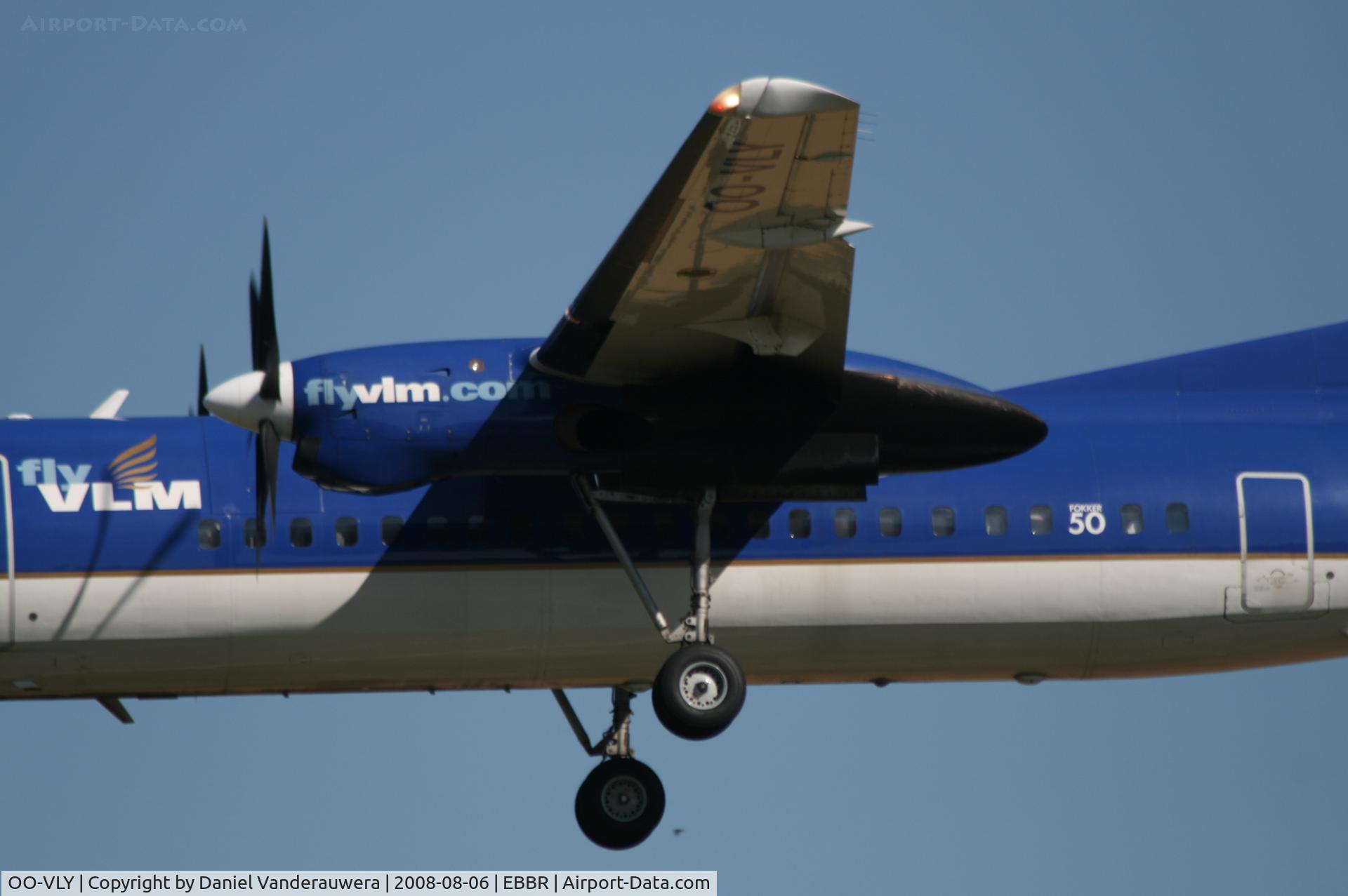 OO-VLY, 1990 Fokker 50 C/N 20181, descending to rwy 25L