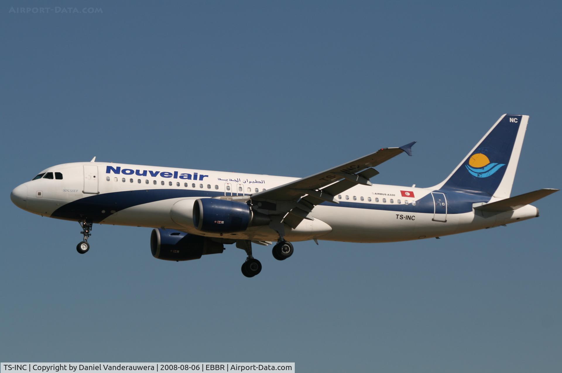 TS-INC, 2002 Airbus A320-214 C/N 1744, arrival of flight BJ5152 to rwy 25L