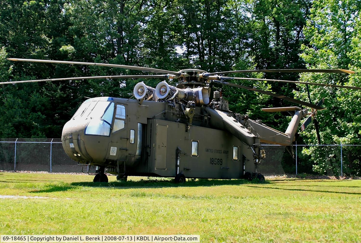 69-18465, 1969 Sikorsky CH-54B Tarhe C/N 64-072, This heavylifter is now seen with the pod from 68-18589.