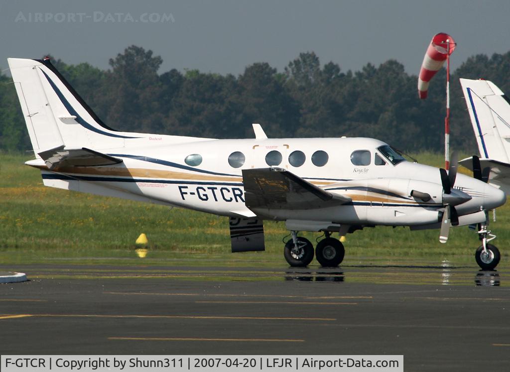F-GTCR, 2002 Beech C90A King Air King Air C/N LJ-1660, Waiting a new bizflight...