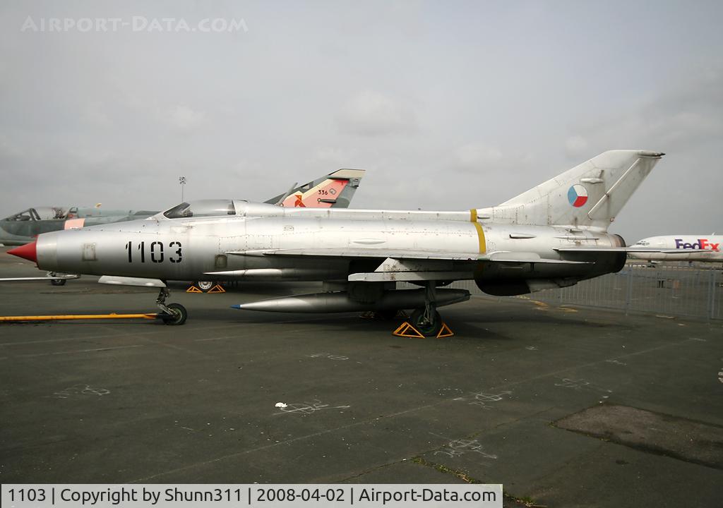 1103, Mikoyan-Gurevich MiG-21F-13 C/N 161103, S/n 161103 - Preserved in Le Bourget Museum