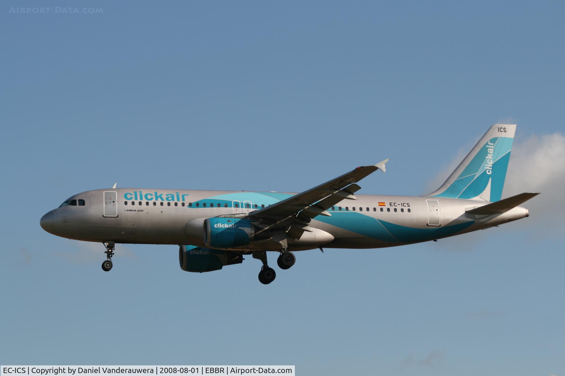 EC-ICS, 1991 Airbus A320-211 C/N 0241, flight XG1241 is descending to rwy 25L