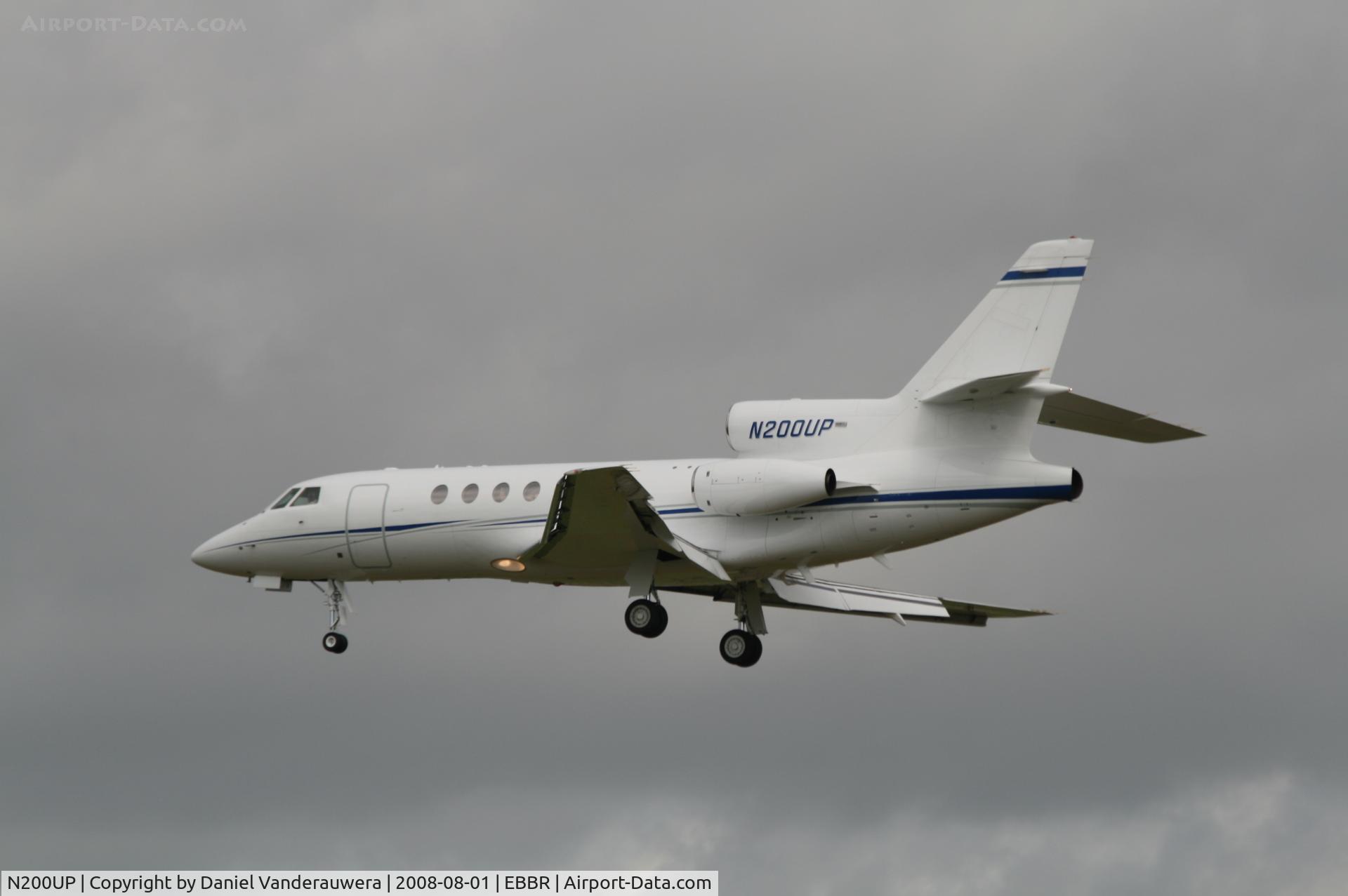 N200UP, 1981 Dassault Falcon 50 C/N 55, descending to rwy 25L