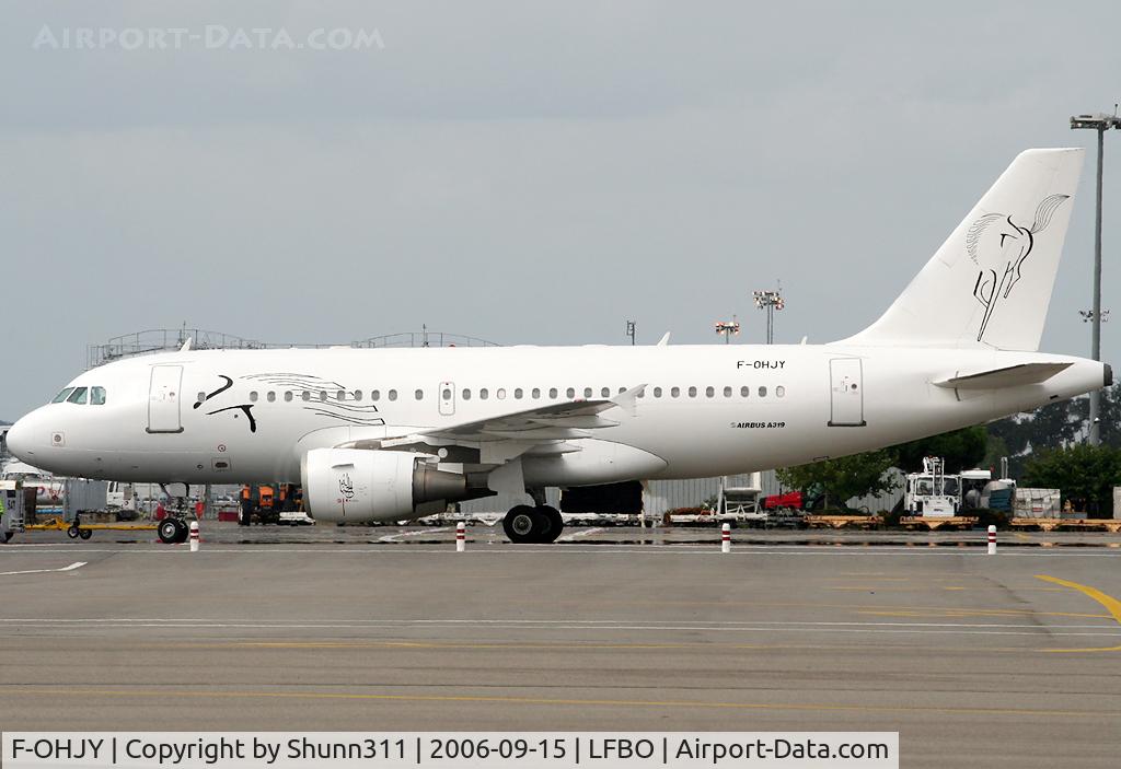 F-OHJY, 1999 Airbus A319-112 C/N 1124, On push back...
