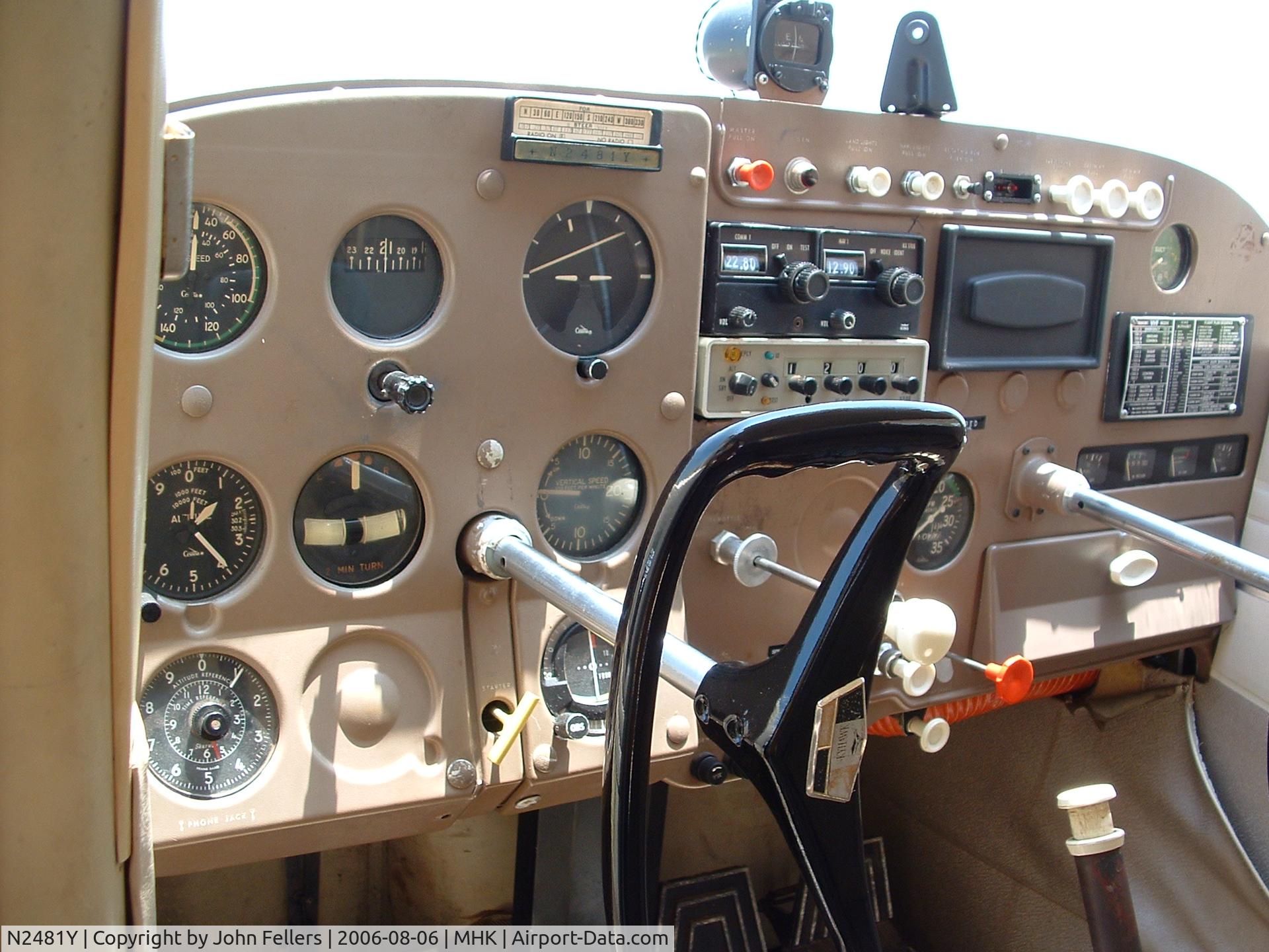 N2481Y, 1962 Cessna 172D C/N 17249781, Dash Panel,  Still pretty much original
