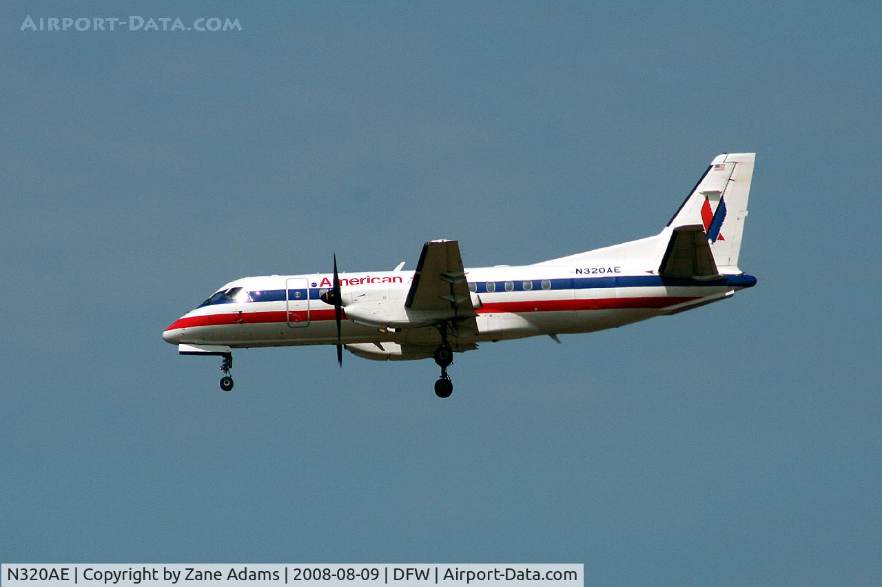 N320AE, 1992 Saab 340B C/N 340B-320, American Eagle landing runway 18R at DFW