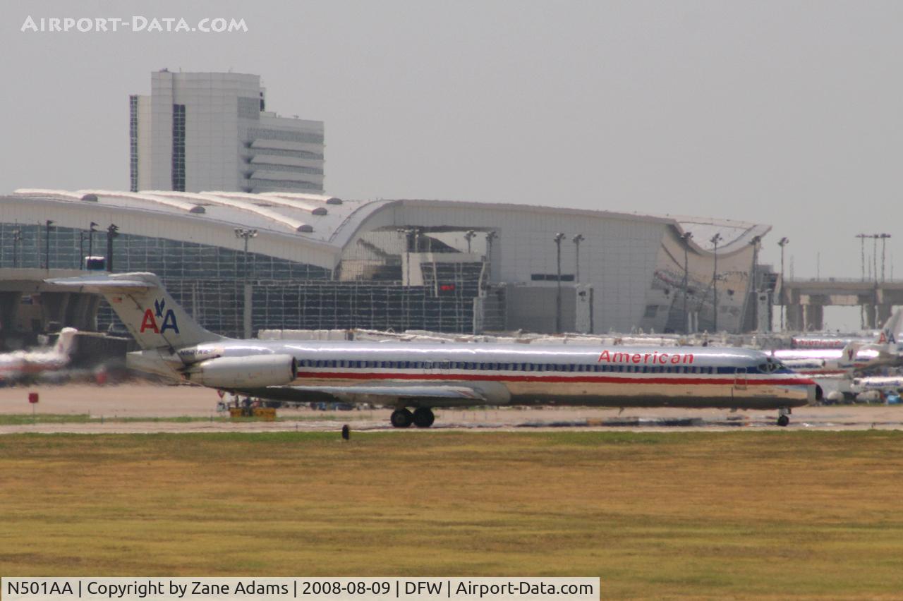 N501AA, 1989 McDonnell Douglas MD-82 (DC-9-82) C/N 49738, American Airlines holding short at 18L at DFW
