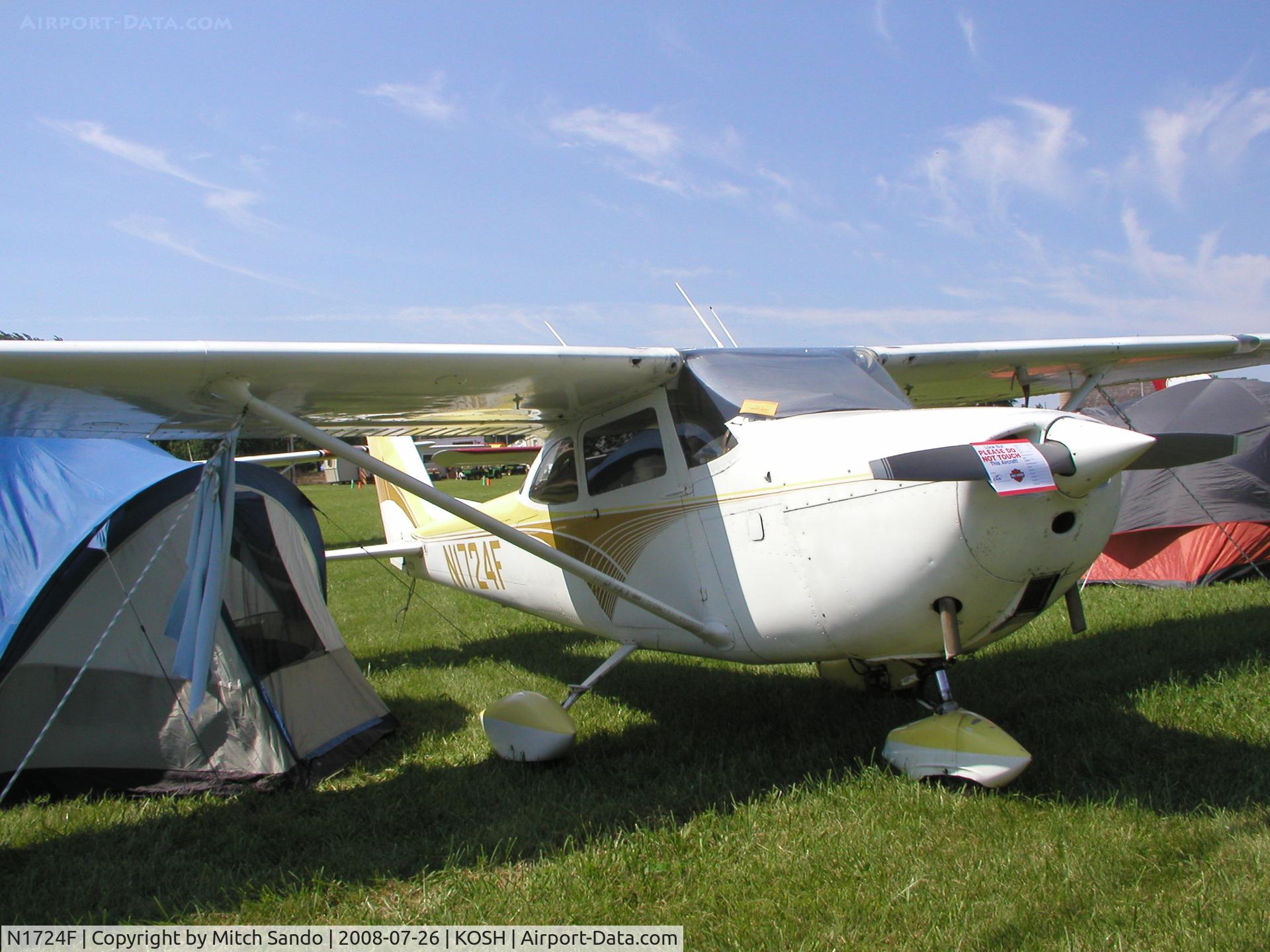 N1724F, 1966 Cessna 172H C/N 17255119, EAA AirVenture 2008.