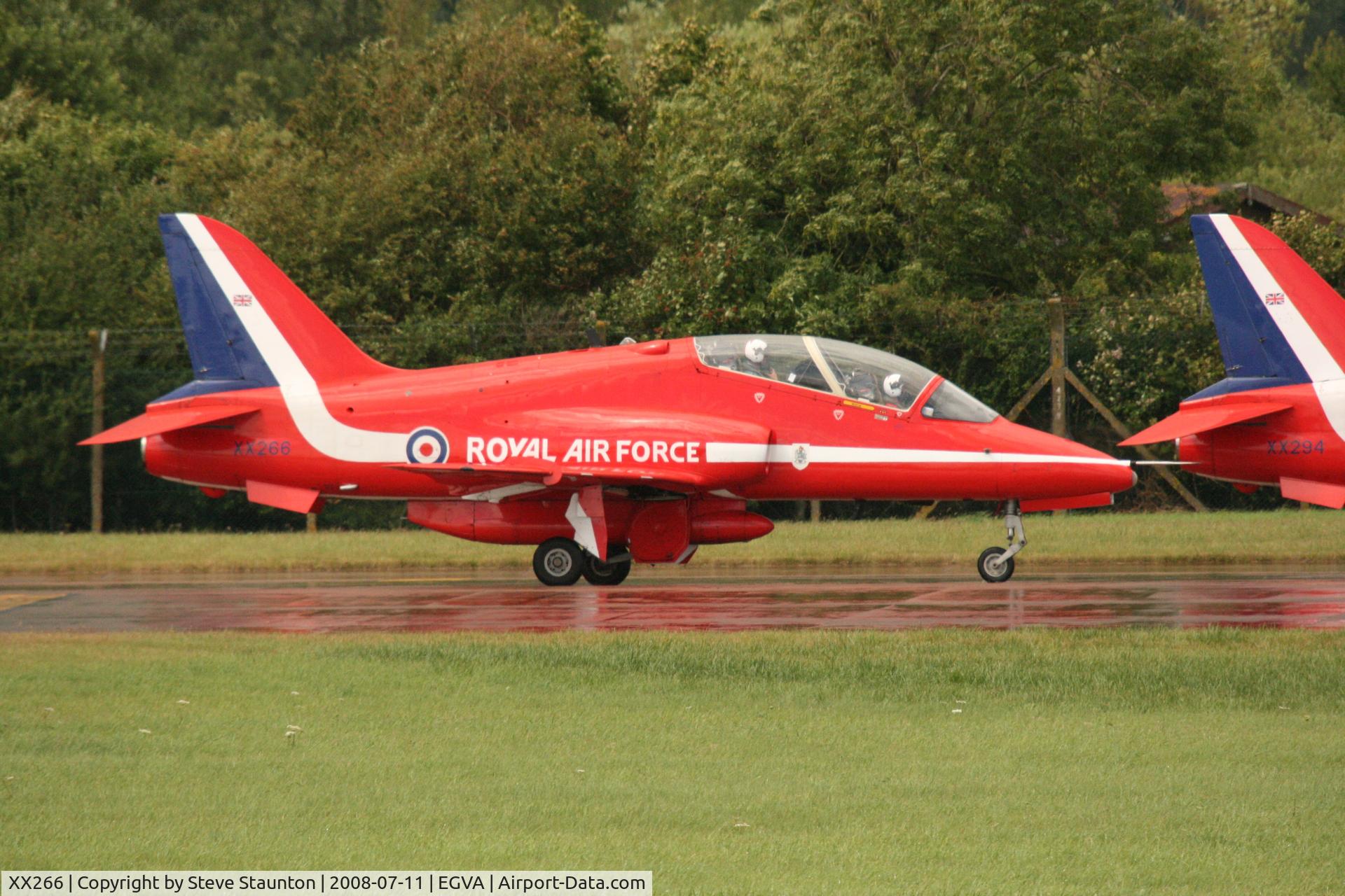 XX266, 1979 Hawker Siddeley Hawk T.1A C/N 102/312102, Taken at the Royal International Air Tattoo 2008 during arrivals and departures (show days cancelled due to bad weather)