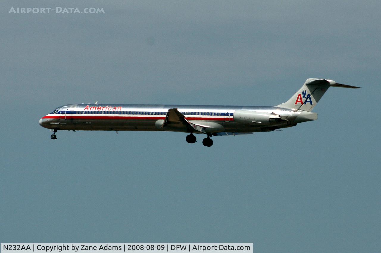N232AA, 1983 McDonnell Douglas MD-82 (DC-9-82) C/N 49179, American Airlines landing 18R at DFW