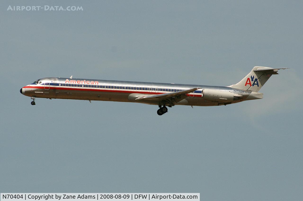 N70404, 1986 McDonnell Douglas MD-82 (DC-9-82) C/N 49315, American Airlines landing 18R at DFW