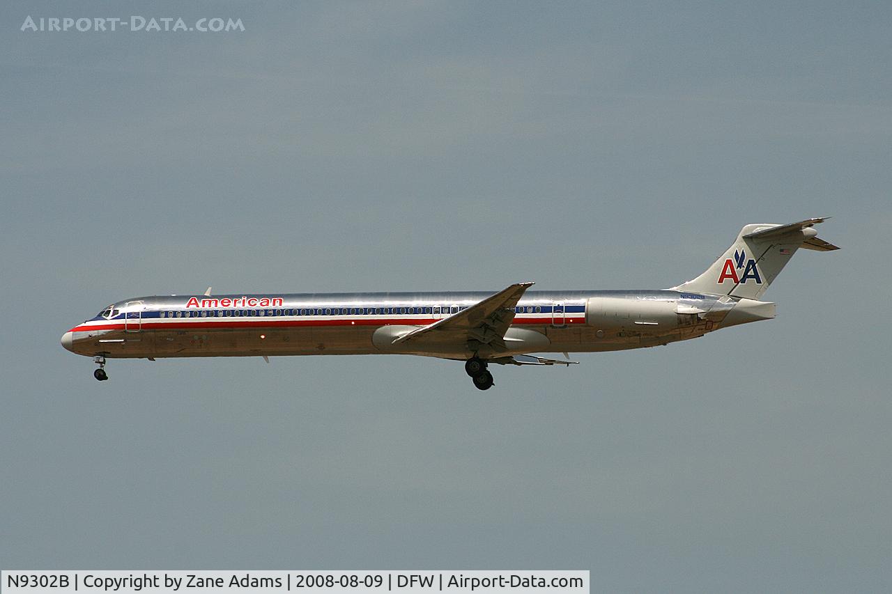 N9302B, 1987 McDonnell Douglas MD-83 (DC-9-83) C/N 49528, American Airlines landing 18R at DFW