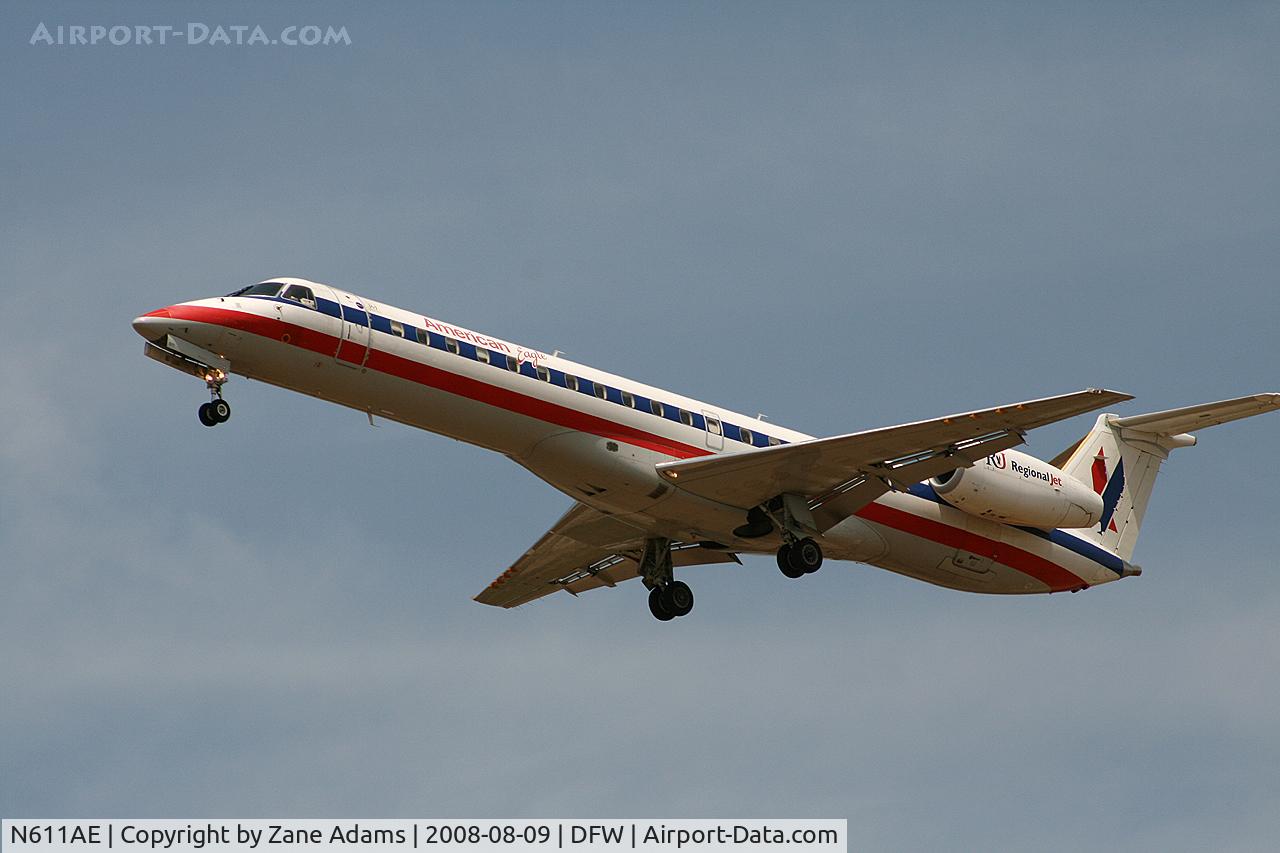 N611AE, 1998 Embraer ERJ-145LR (EMB-145LR) C/N 145074, American Eagle landing runway 18R at DFW