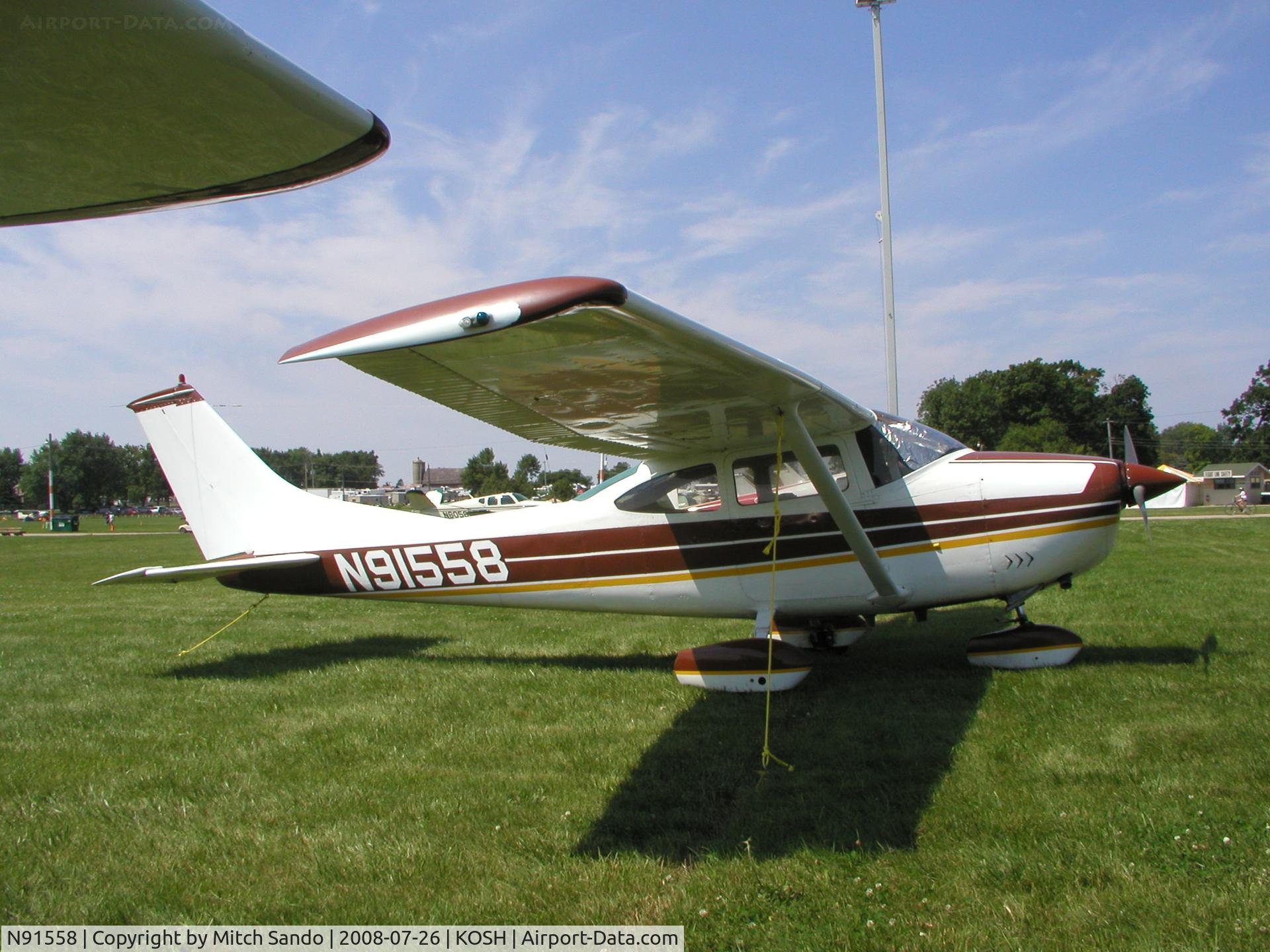 N91558, 1969 Cessna 182M Skylane C/N 18259818, EAA AirVenture 2008.