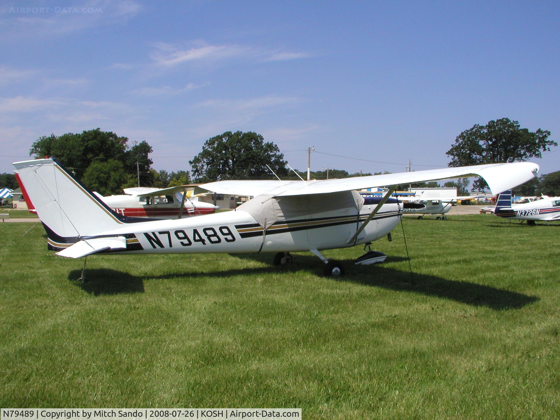 N79489, 1969 Cessna 172K Skyhawk C/N 17258127, EAA AirVenture 2008.