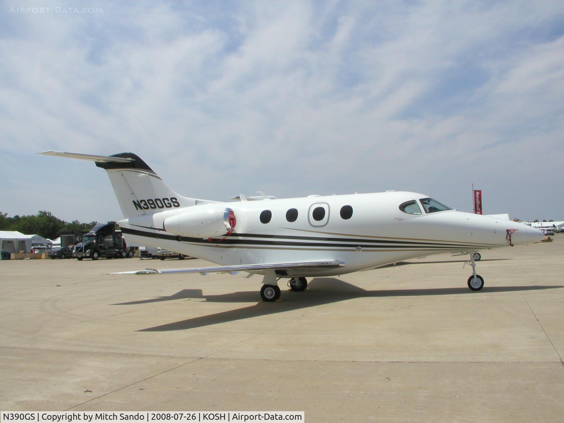 N390GS, 2008 Hawker Beechcraft Corp 390 C/N RB-231, EAA AirVenture 2008.