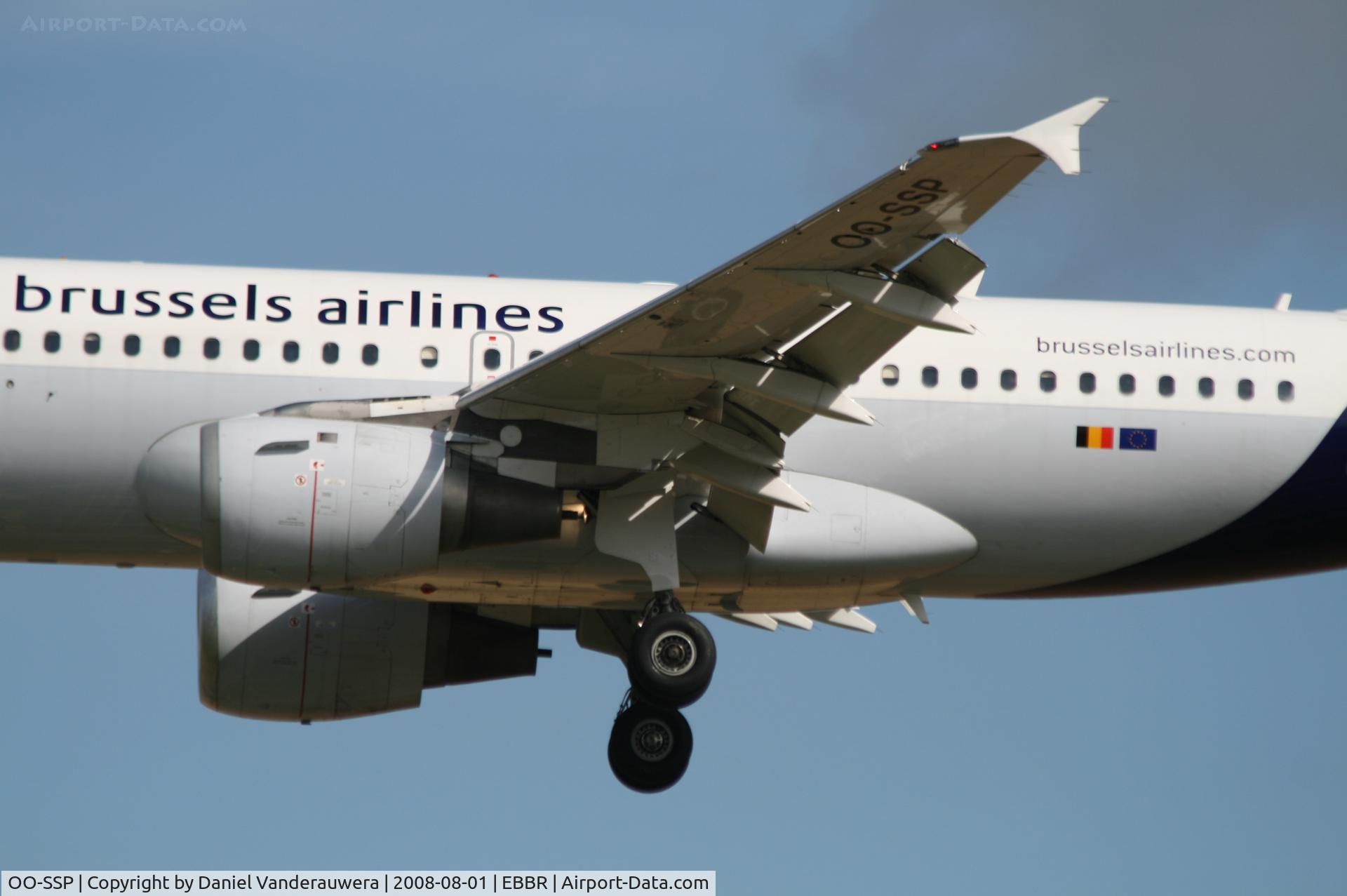 OO-SSP, 1996 Airbus A319-113 C/N 644, descending to rwy 25L