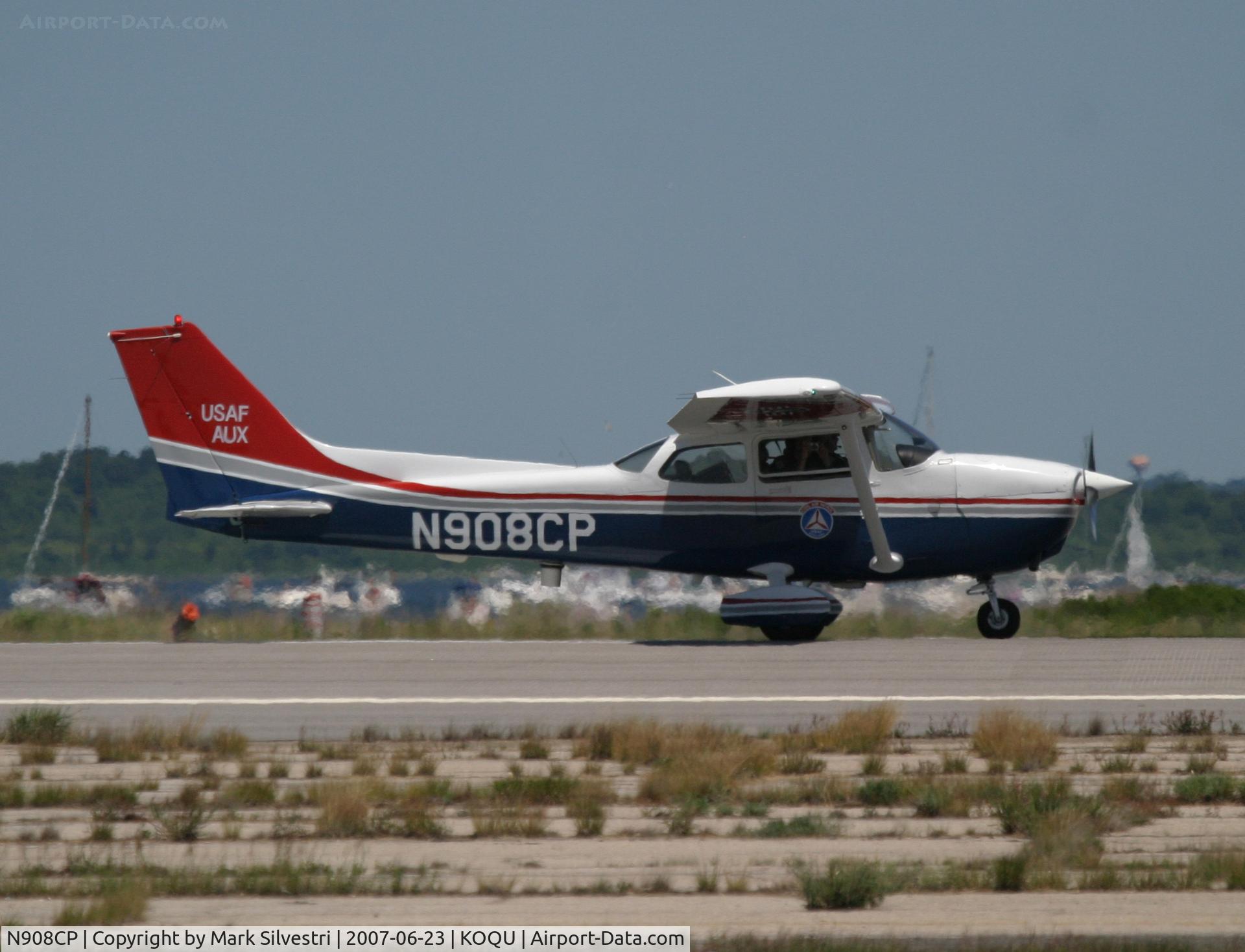 N908CP, 1999 Cessna 172S C/N 172S8331, Quonset Point 2007